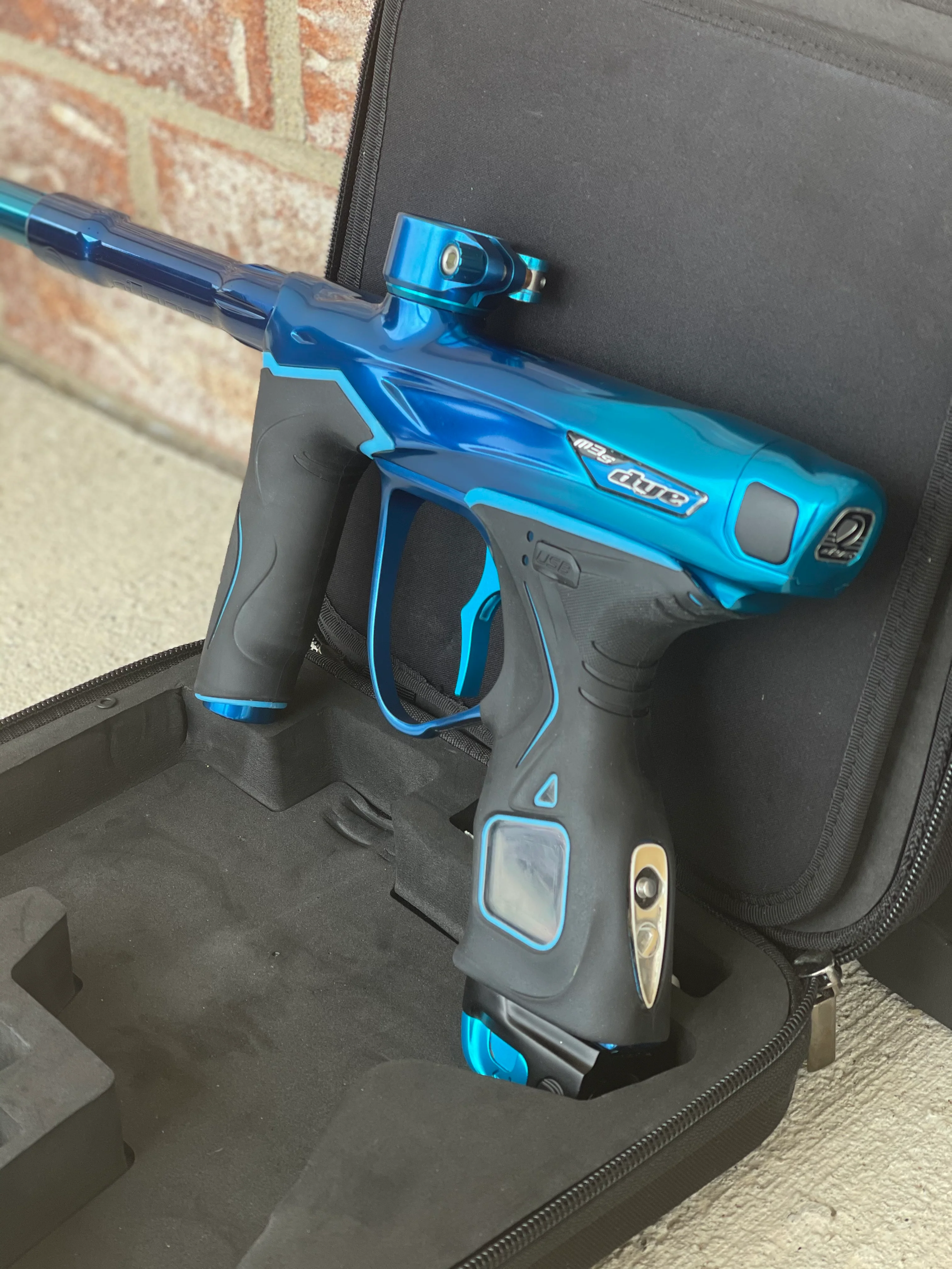 Used Dye M3S Paintball Marker - Deep Waters - Image 2