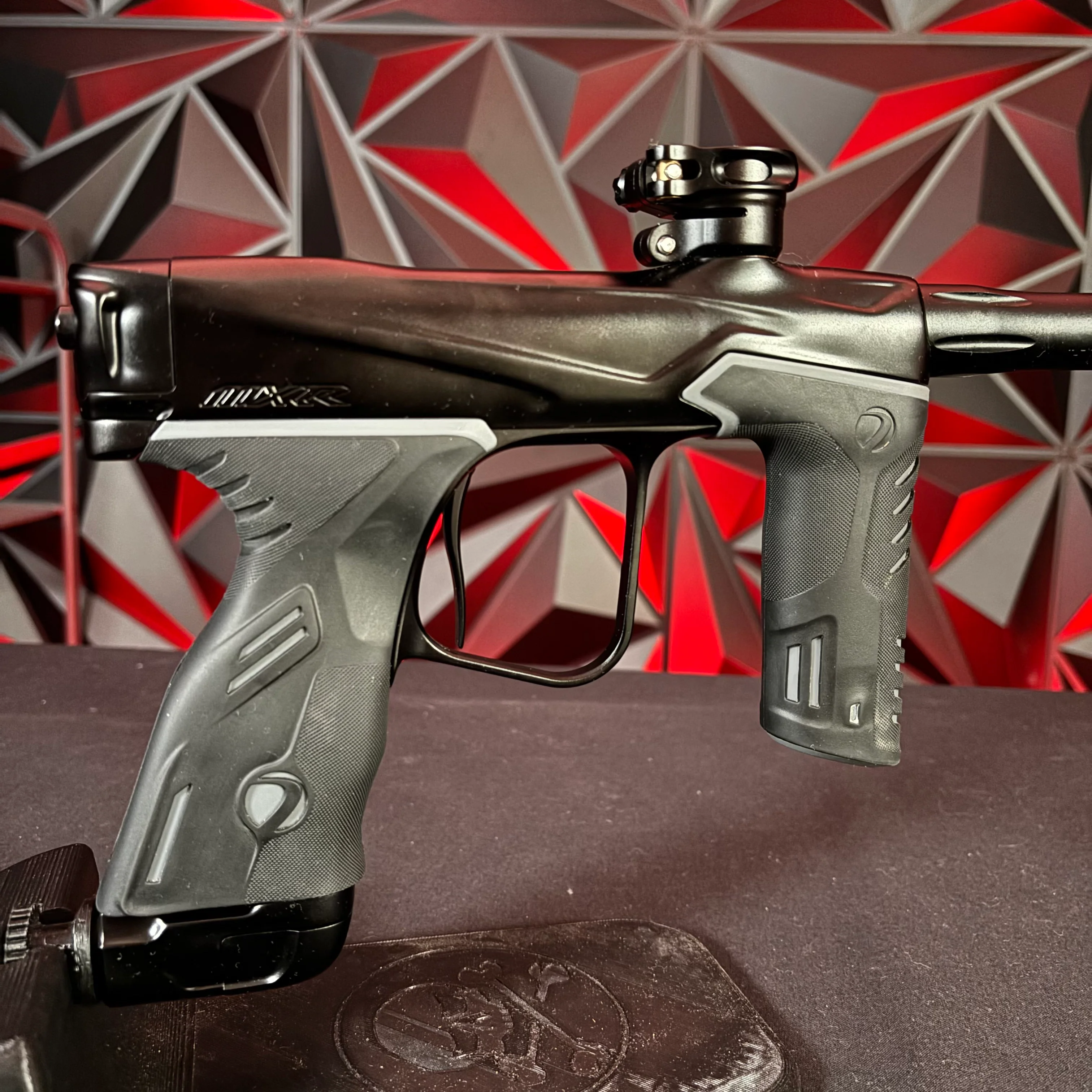 Used Dye MXR Paintball Gun - Onyx w/ V2 Upgrade Kit - Image 2
