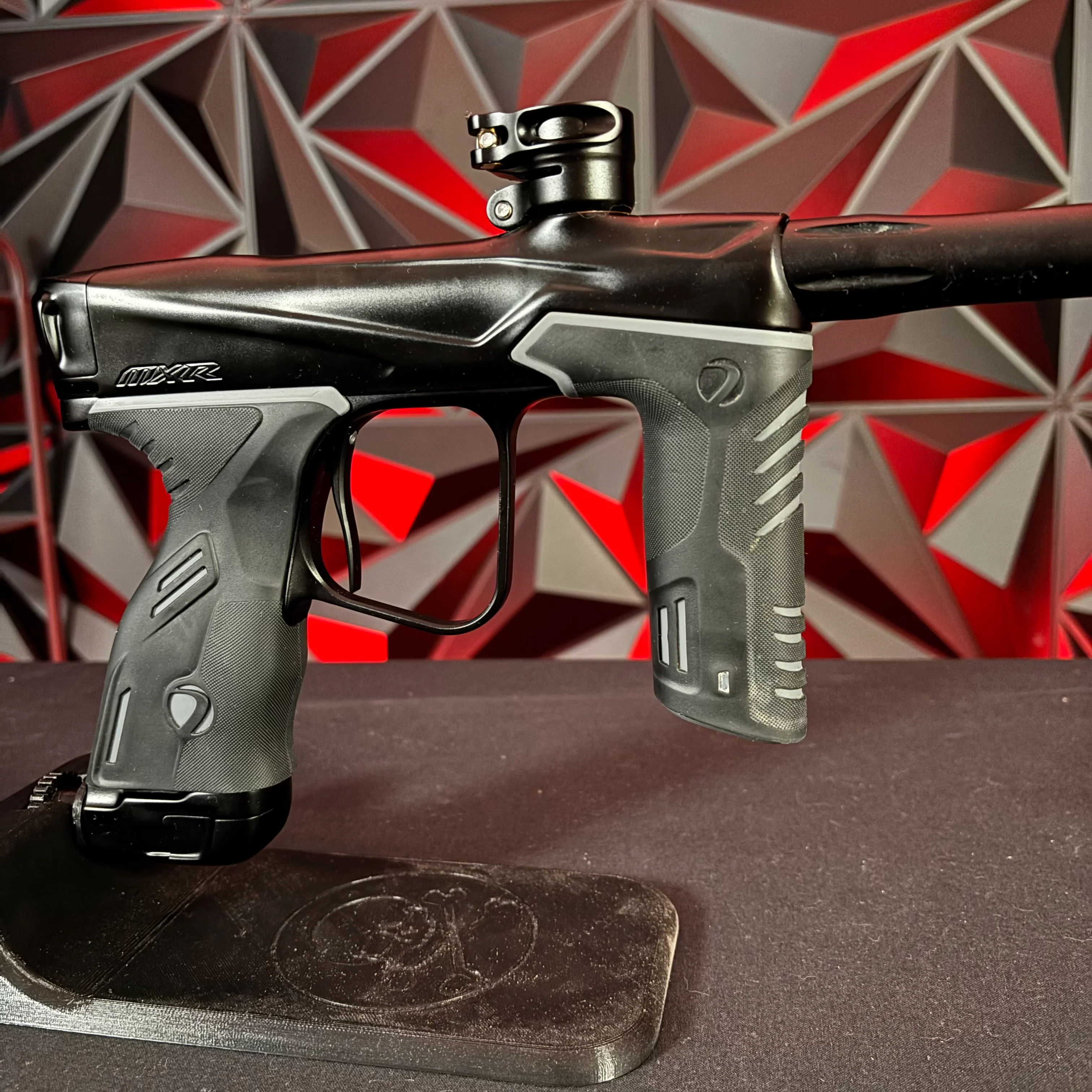 Used Dye MXR Paintball Gun - Onyx w/ V2 Upgrade Kit - Image 4