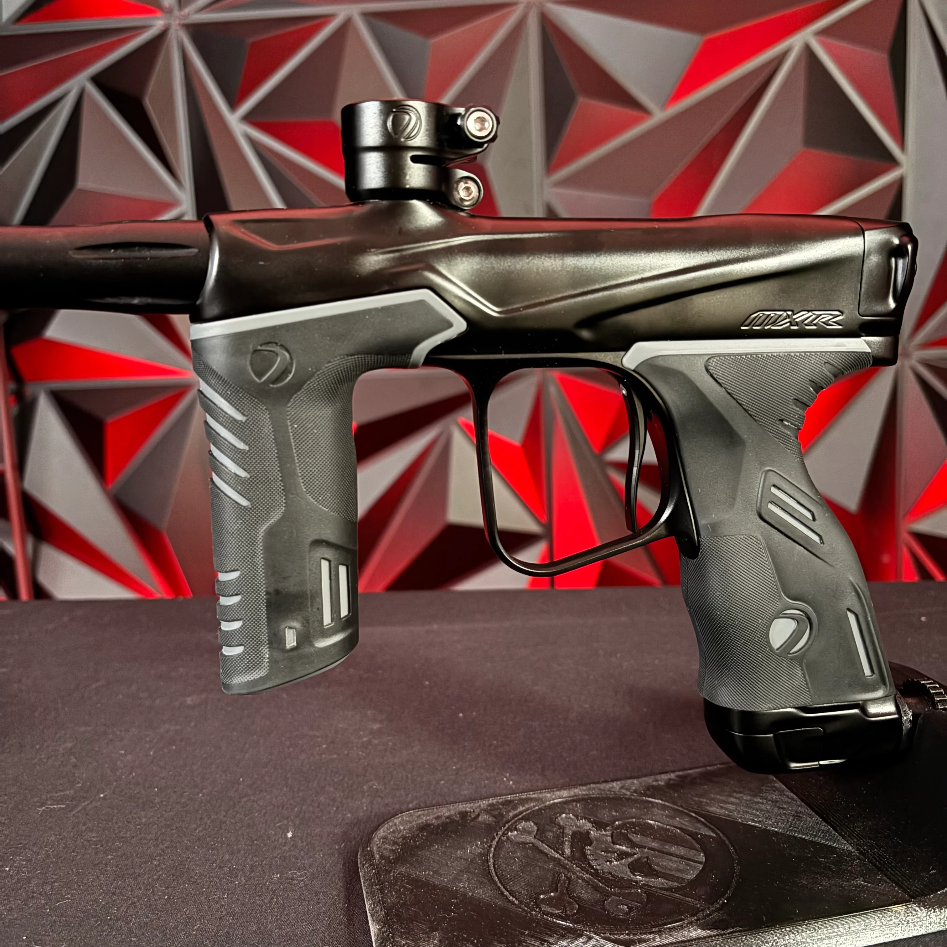 Used Dye MXR Paintball Gun - Onyx w/ V2 Upgrade Kit - Image 5