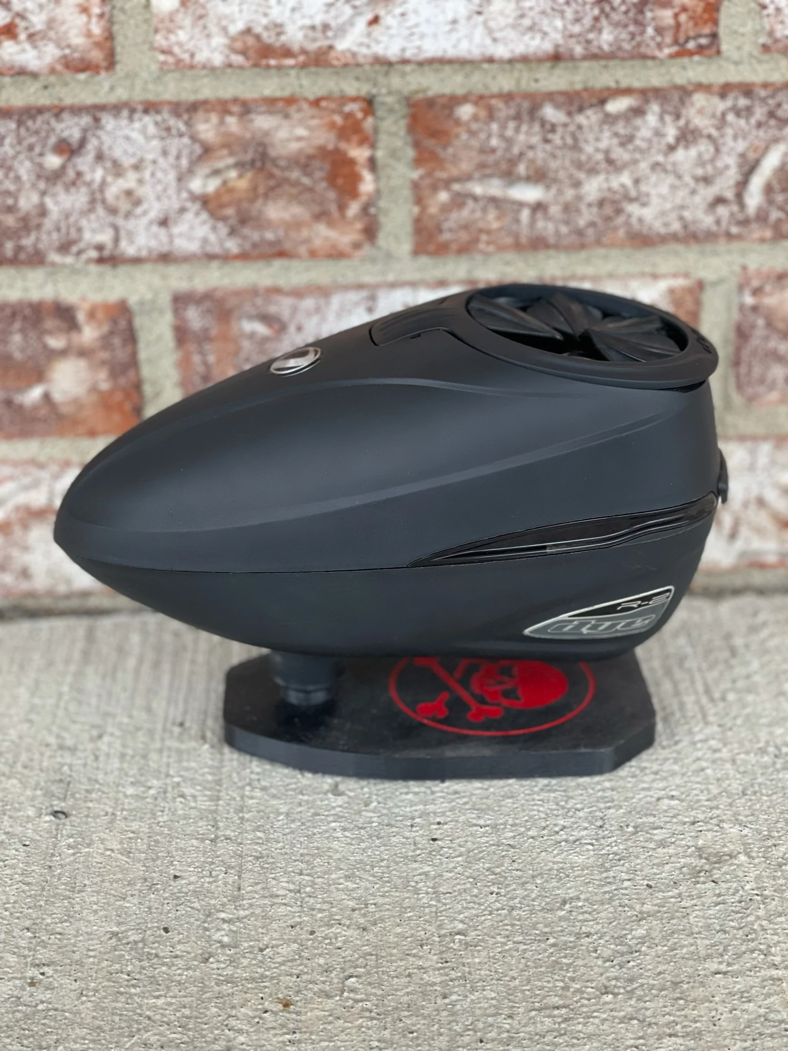 Used Dye R-2 Paintball Loader - Black/Black with Black Quick Feed - Image 2