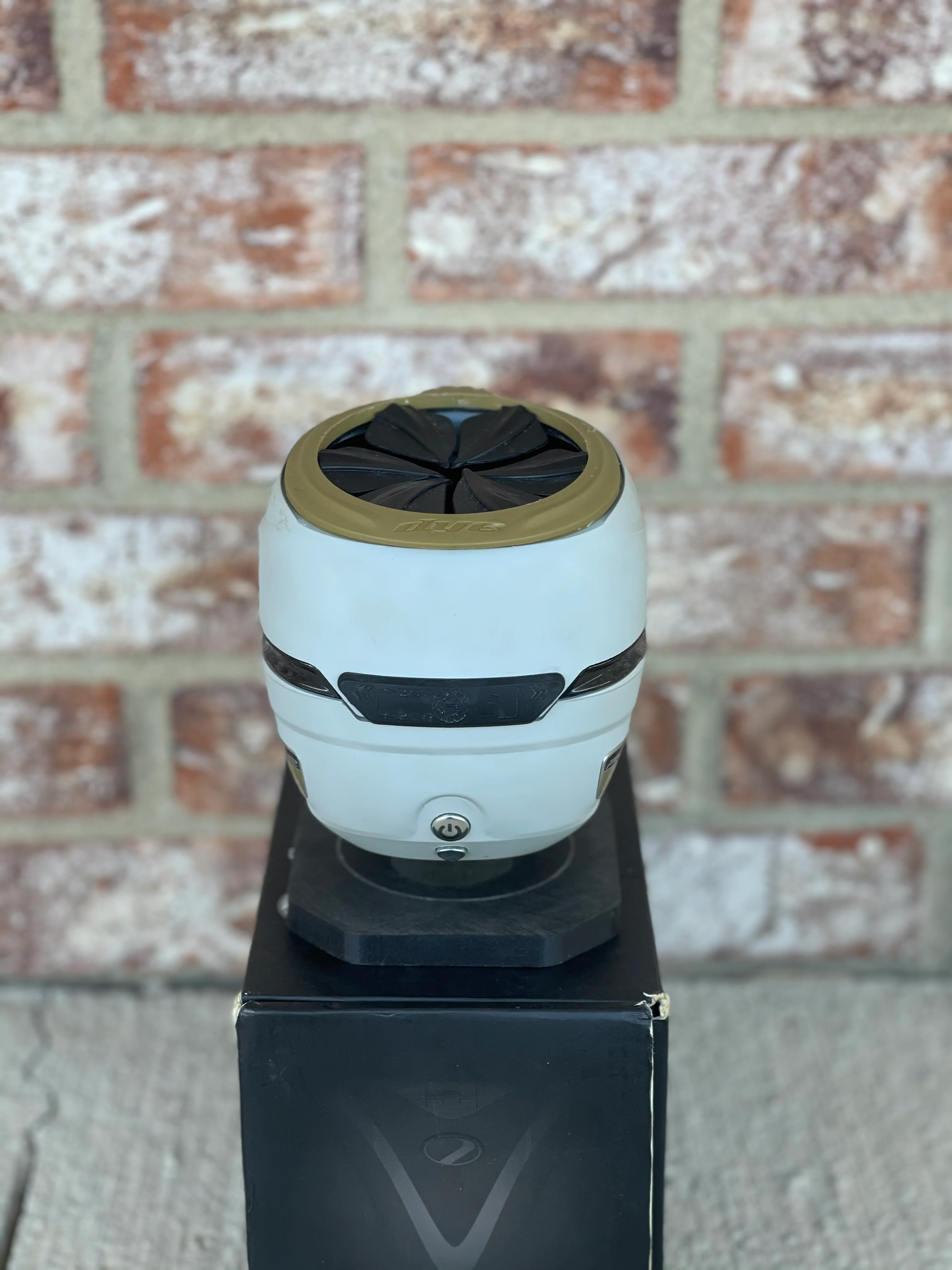 Used Dye R-2 Paintball Loader - White with Olive/Black Speed Feed - Image 5