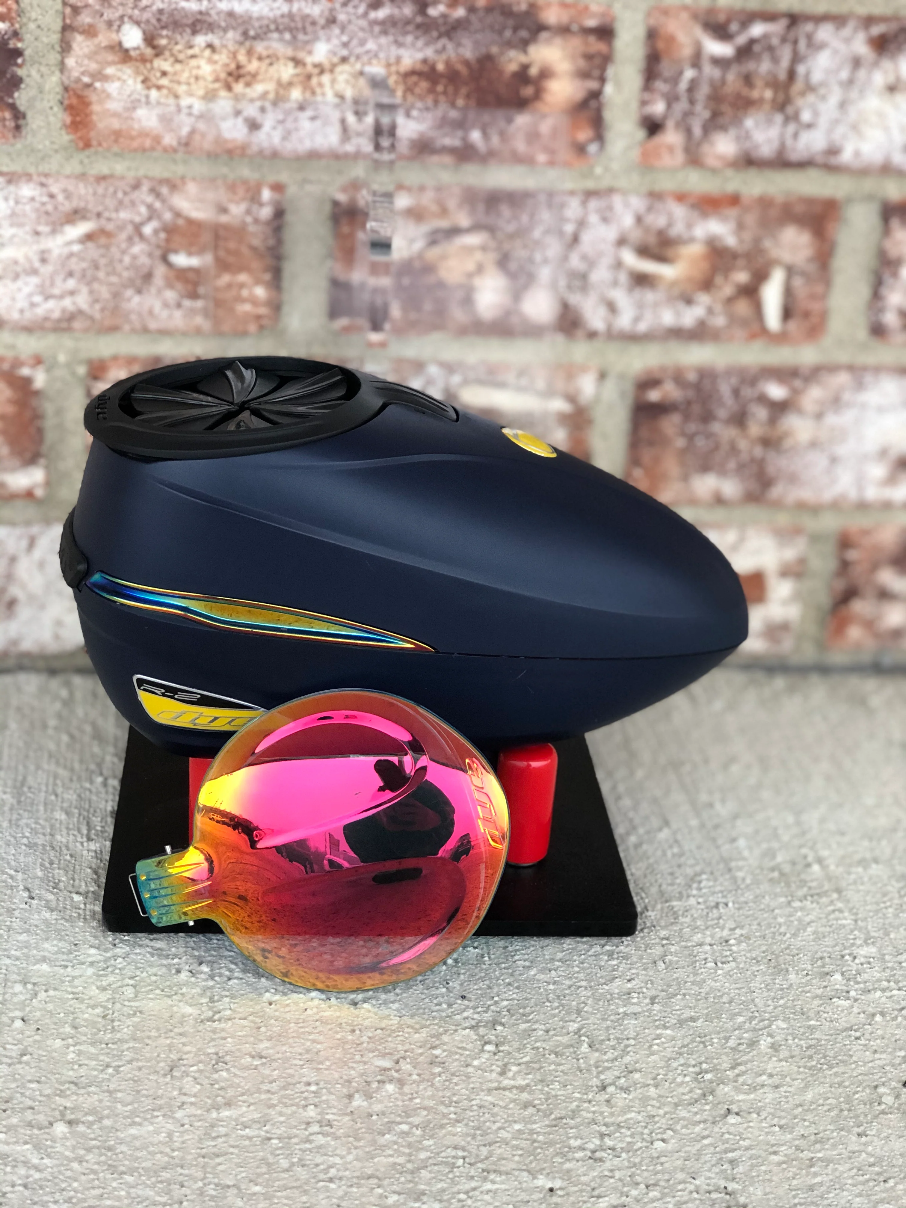 Used Dye R2 Paintball Loader with Quick Speed Feed - Image 6