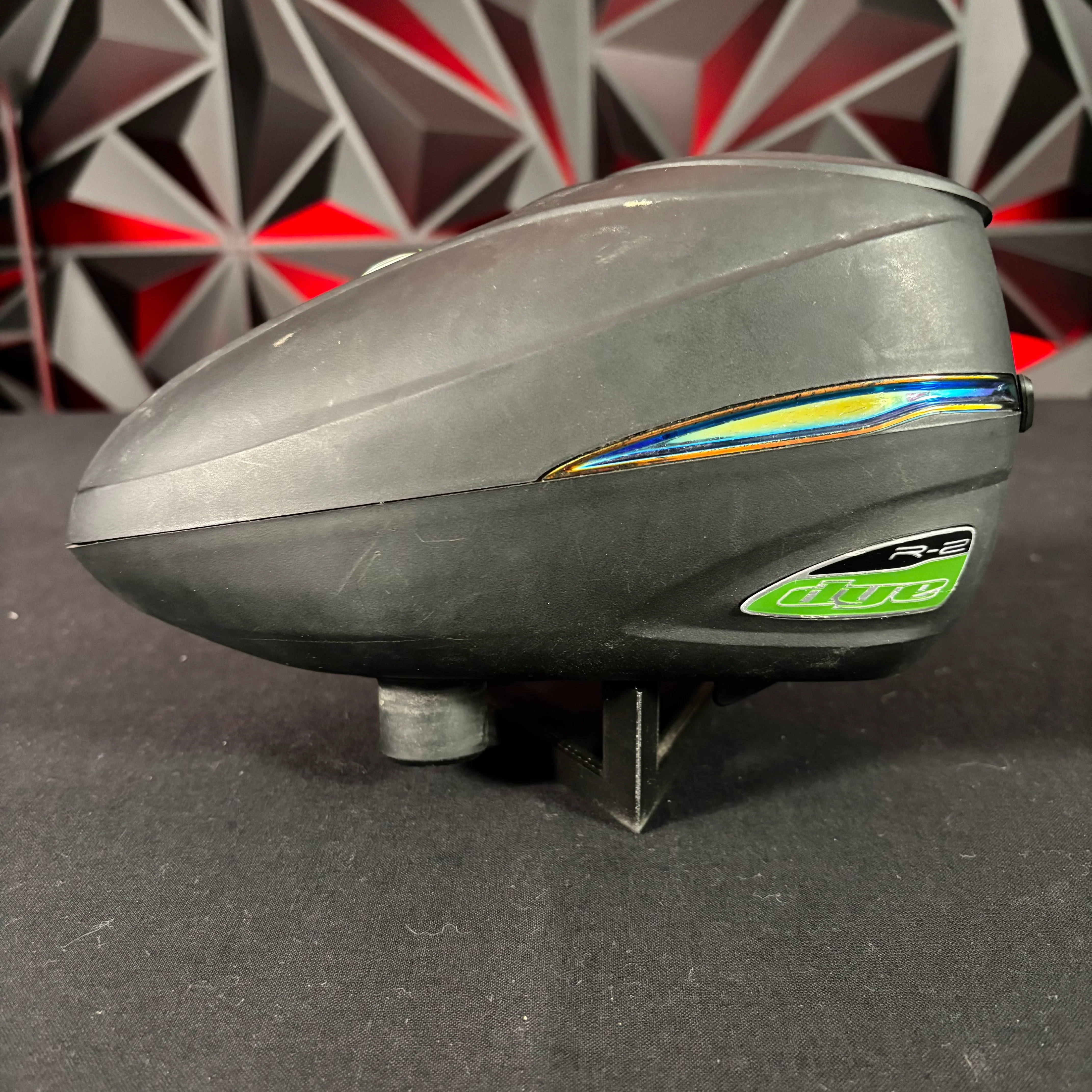 Used Dye R2 Paintball Loader - Black/Green w/Rain Lid - Image 5