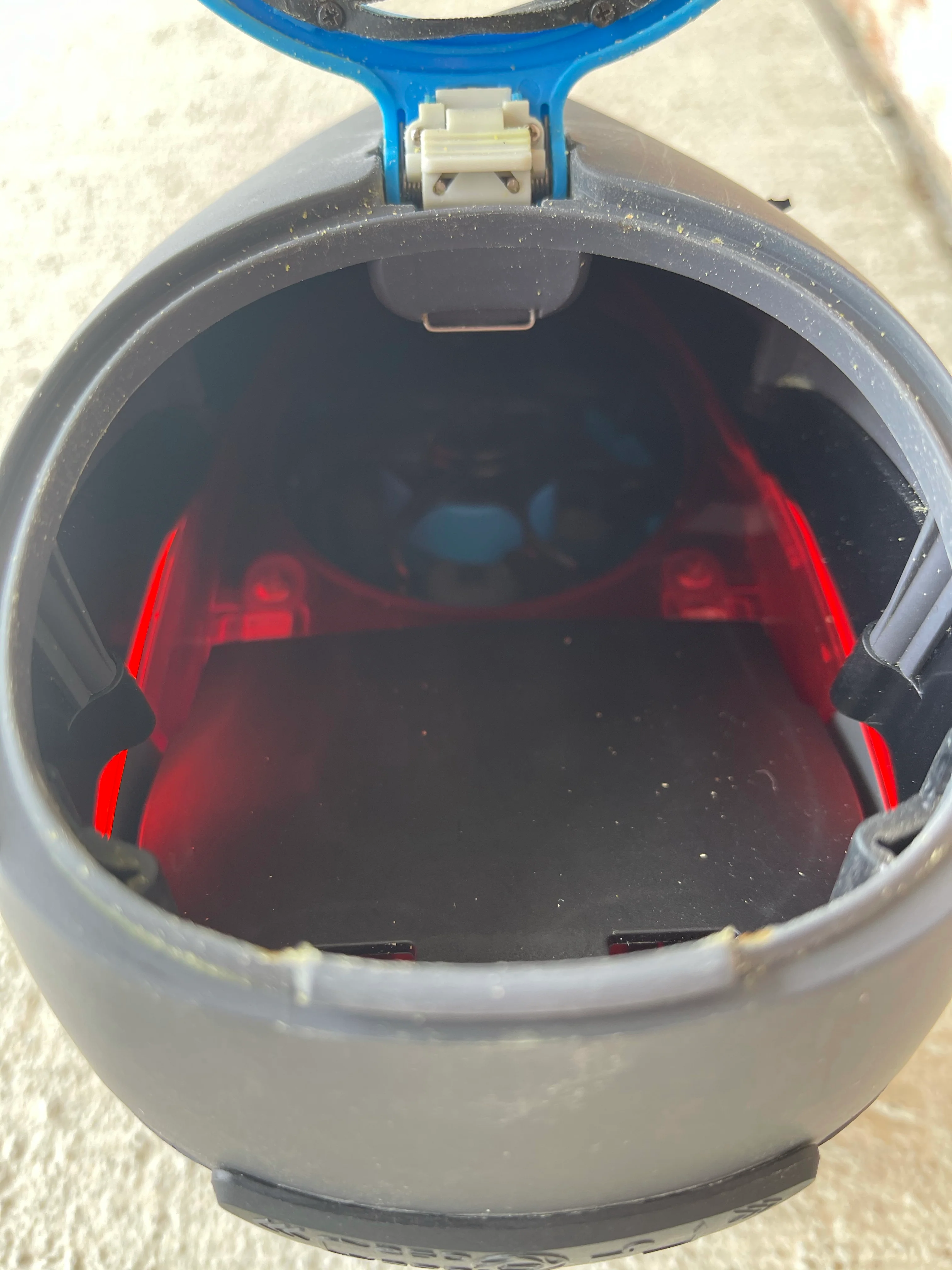 Used Dye R2 Paintball Loader - Grey/Red - Image 4