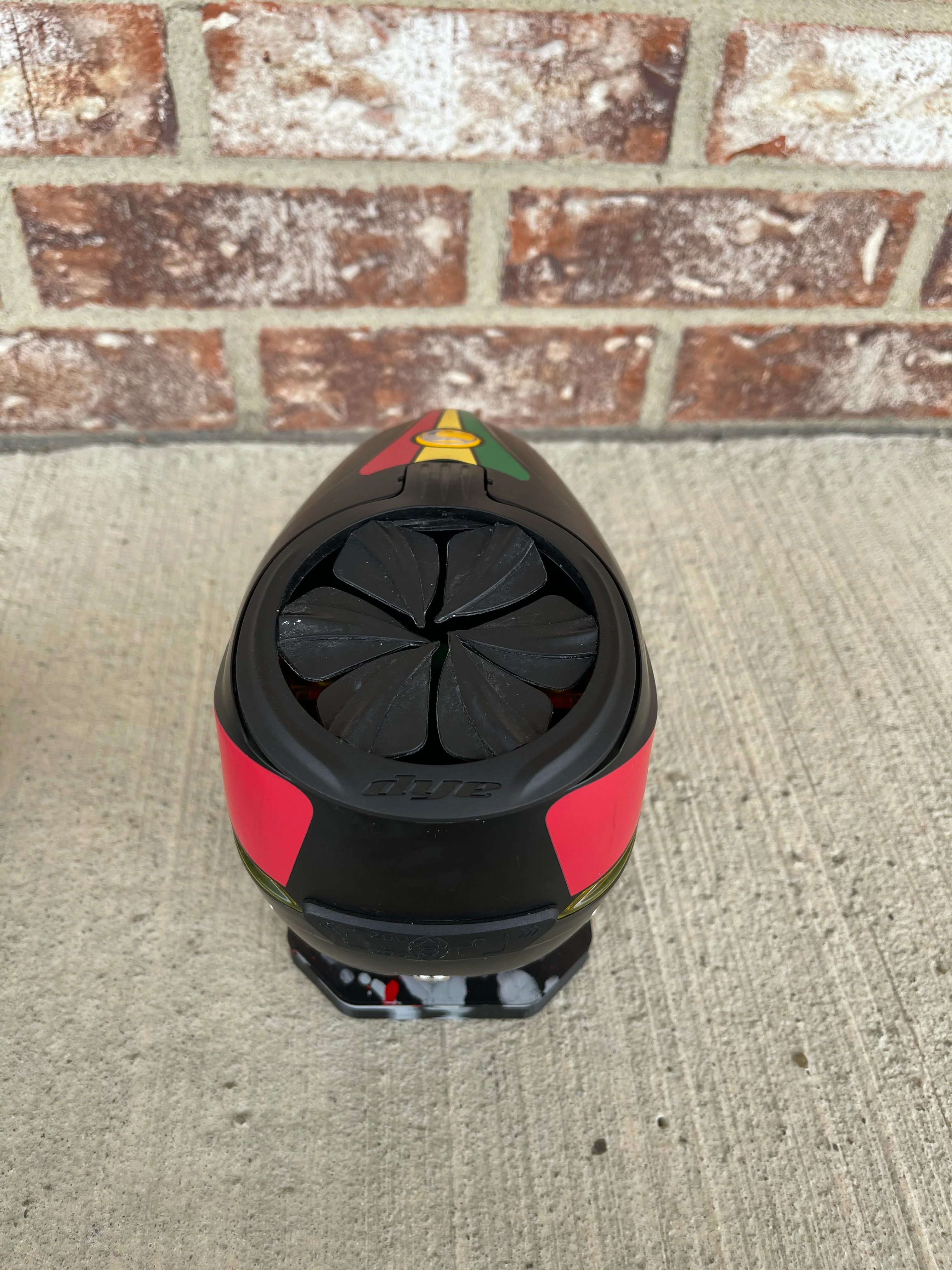 Used Dye R2 Paintball Loader - Rasta - Image 3
