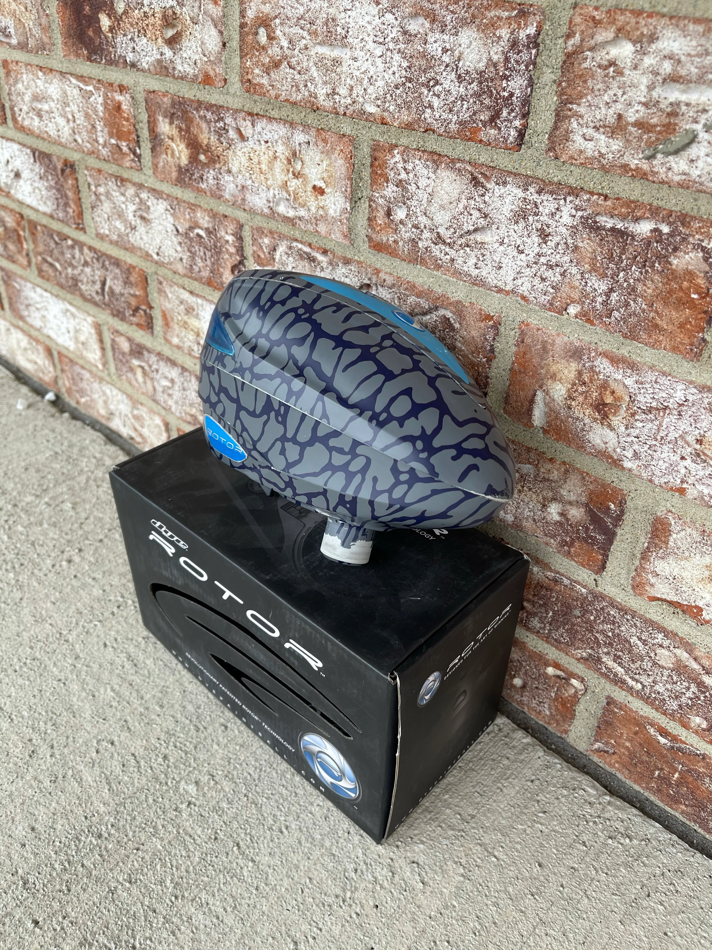 Used Dye Rotor Paintball Loader - Skinned Navy - Image 2