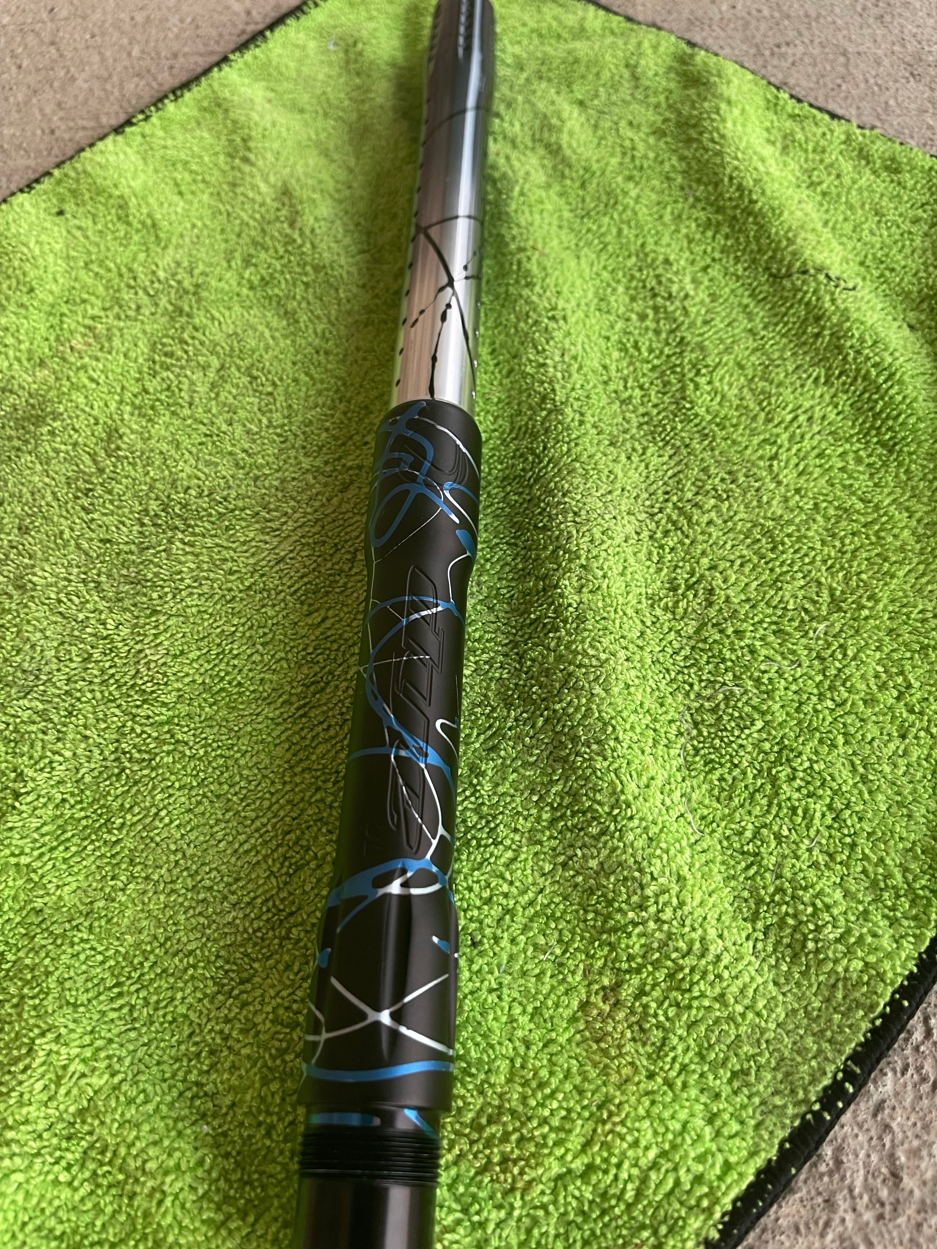 Used Dye Ultralite (UL) Barrel - Black/Blue/Silver Splash - AC Thread - 14 Inch - Image 2