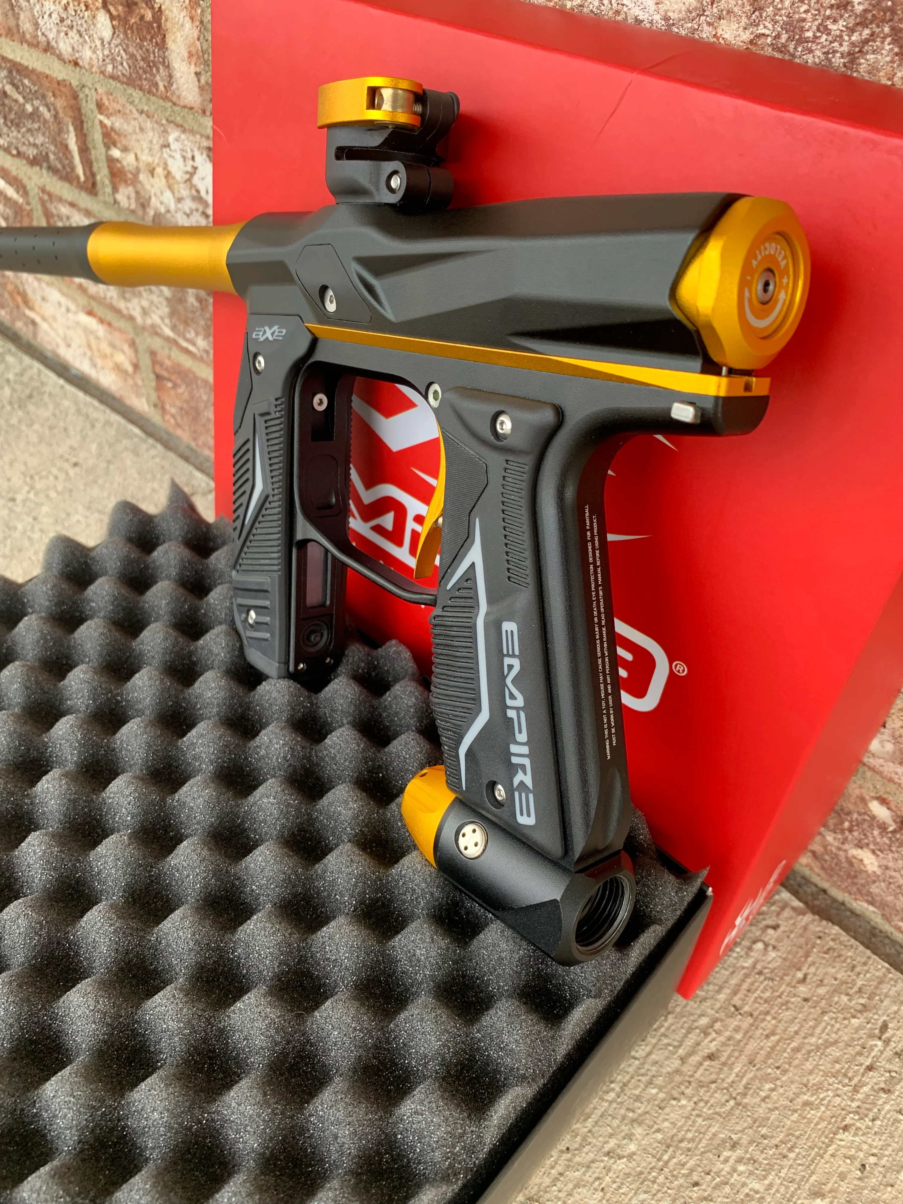 Used Empire Axe 2.0 Paintball Gun - Black / Gold - Image 3