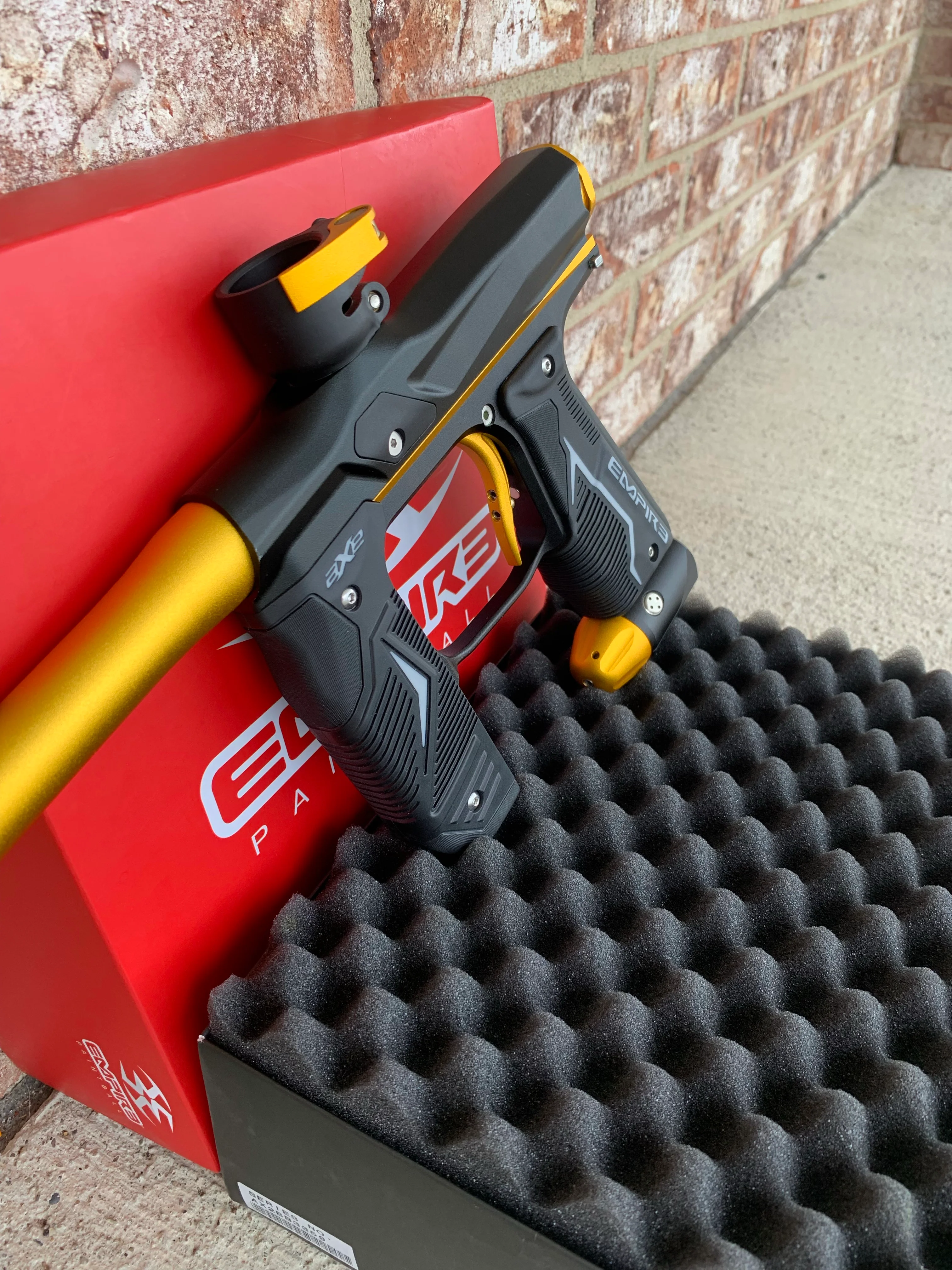 Used Empire Axe 2.0 Paintball Gun - Black / Gold - Image 4
