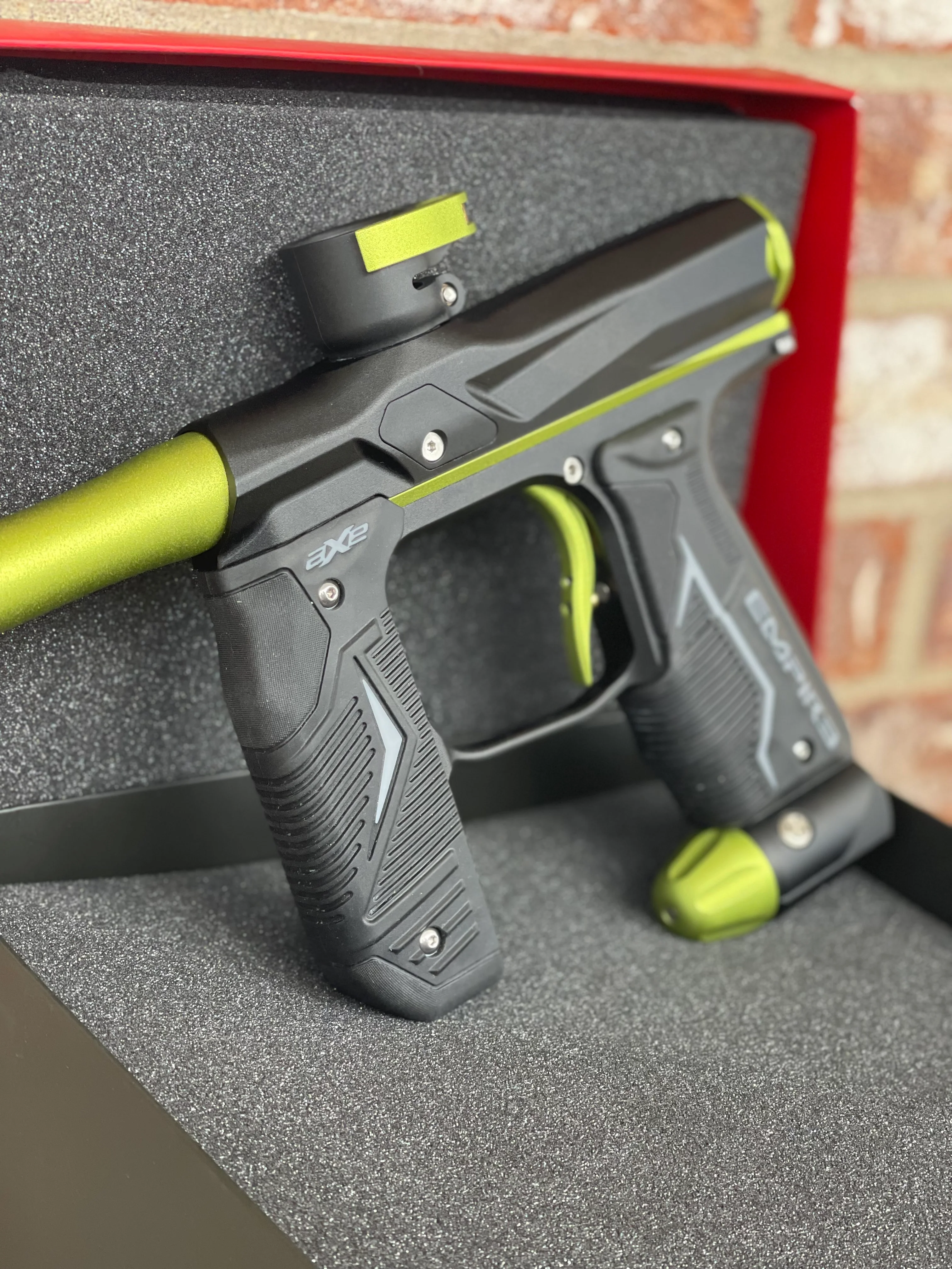 Used Empire Axe 2.0 Paintball Gun - Black w/Lime Accents - Image 4