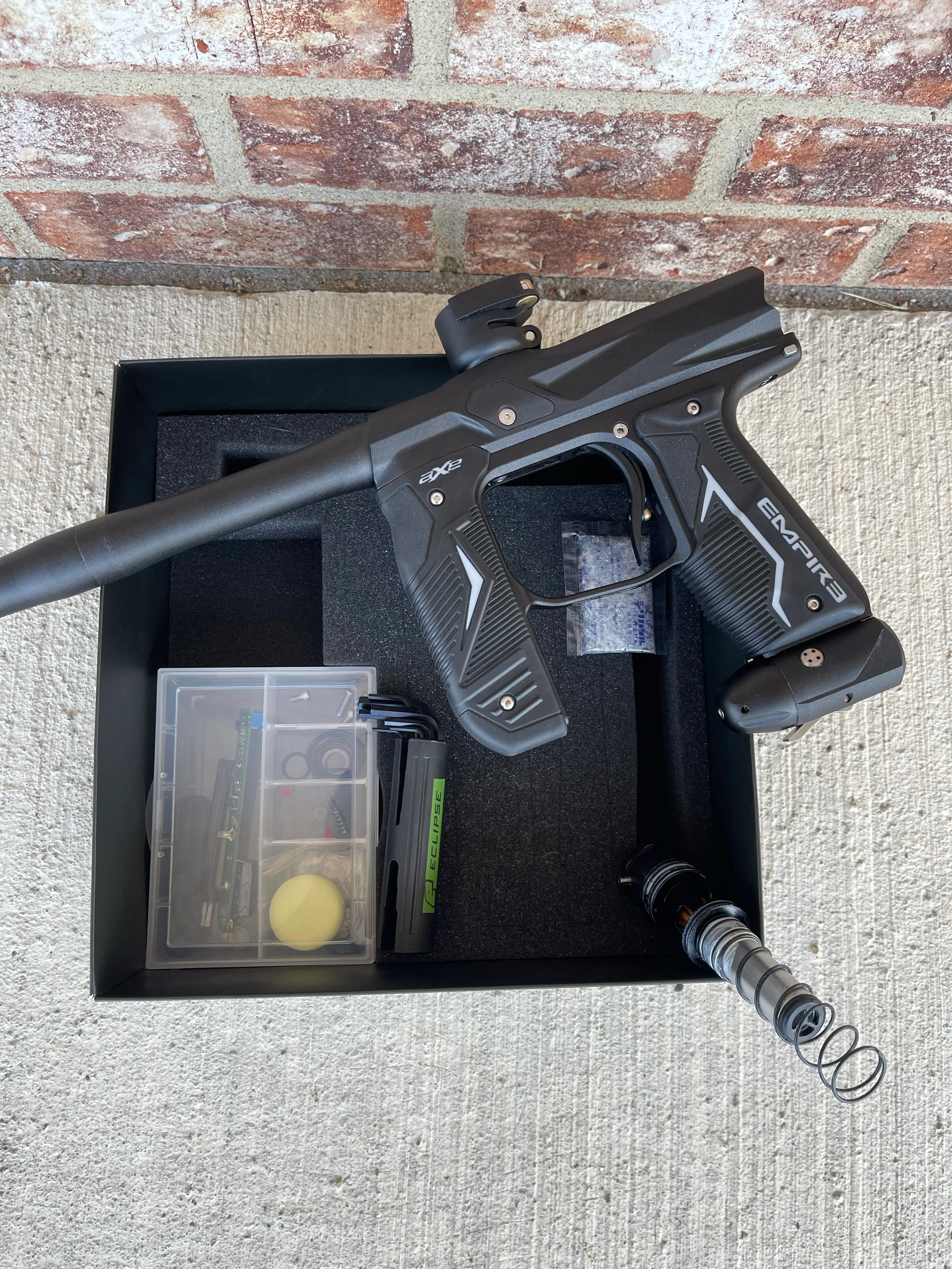 Used Empire Axe 2.0 Paintball Gun - Black w/ Redline Board - Image 5