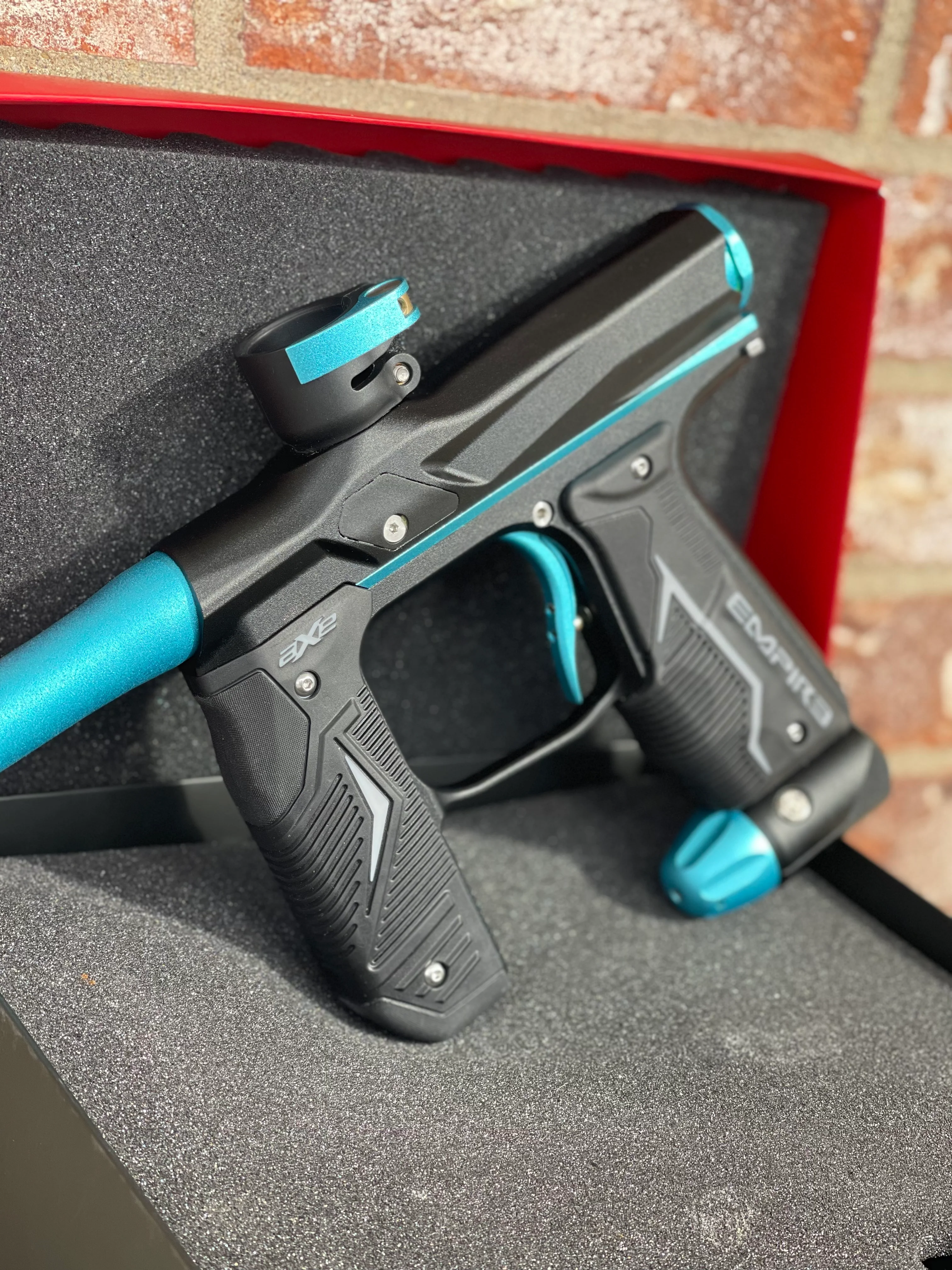 Used Empire Axe 2.0 Paintball Gun - Black w/Teal Accents - Image 4