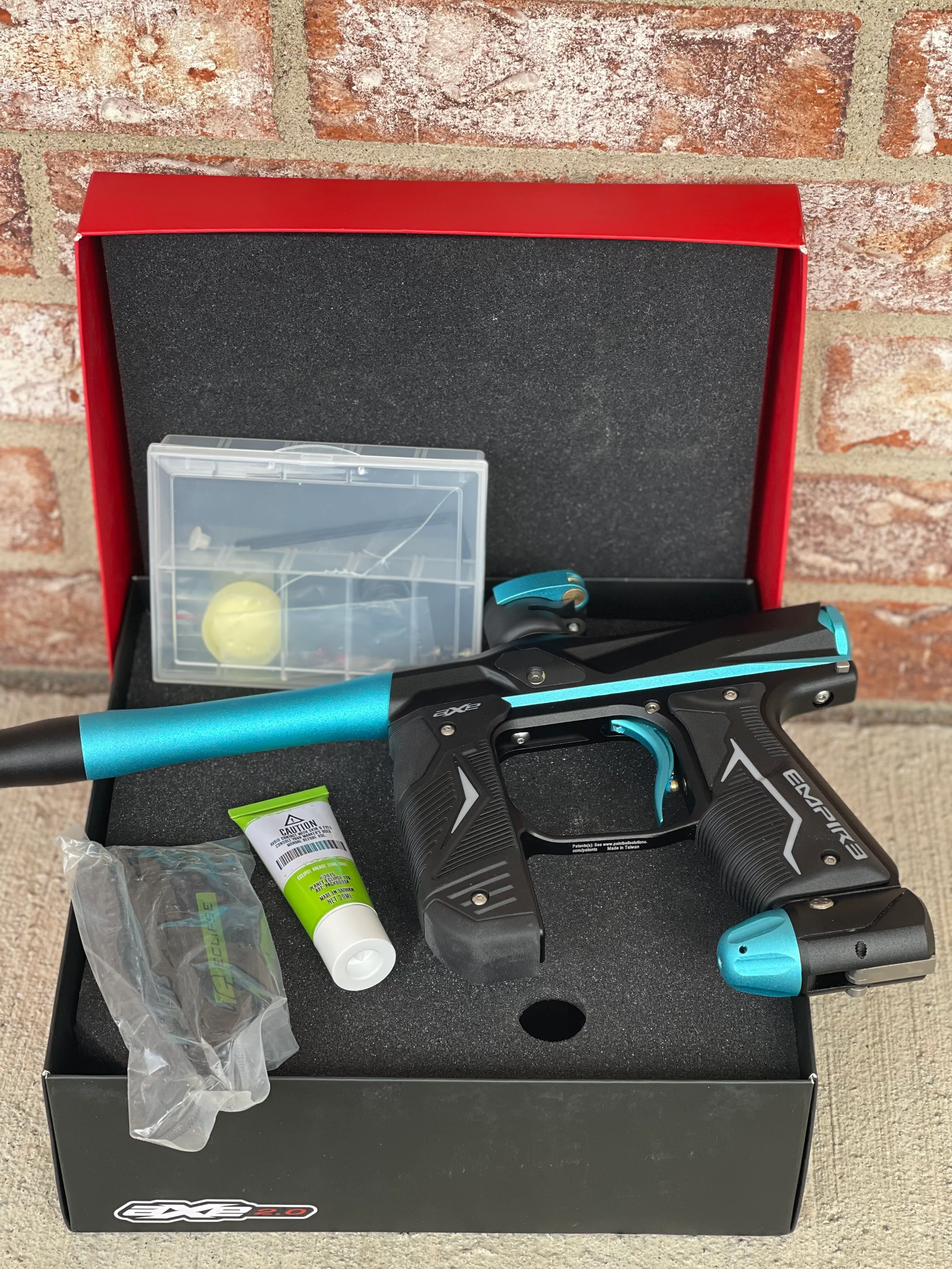 Used Empire Axe 2.0 Paintball Gun - Black w/Teal Accents - Image 7