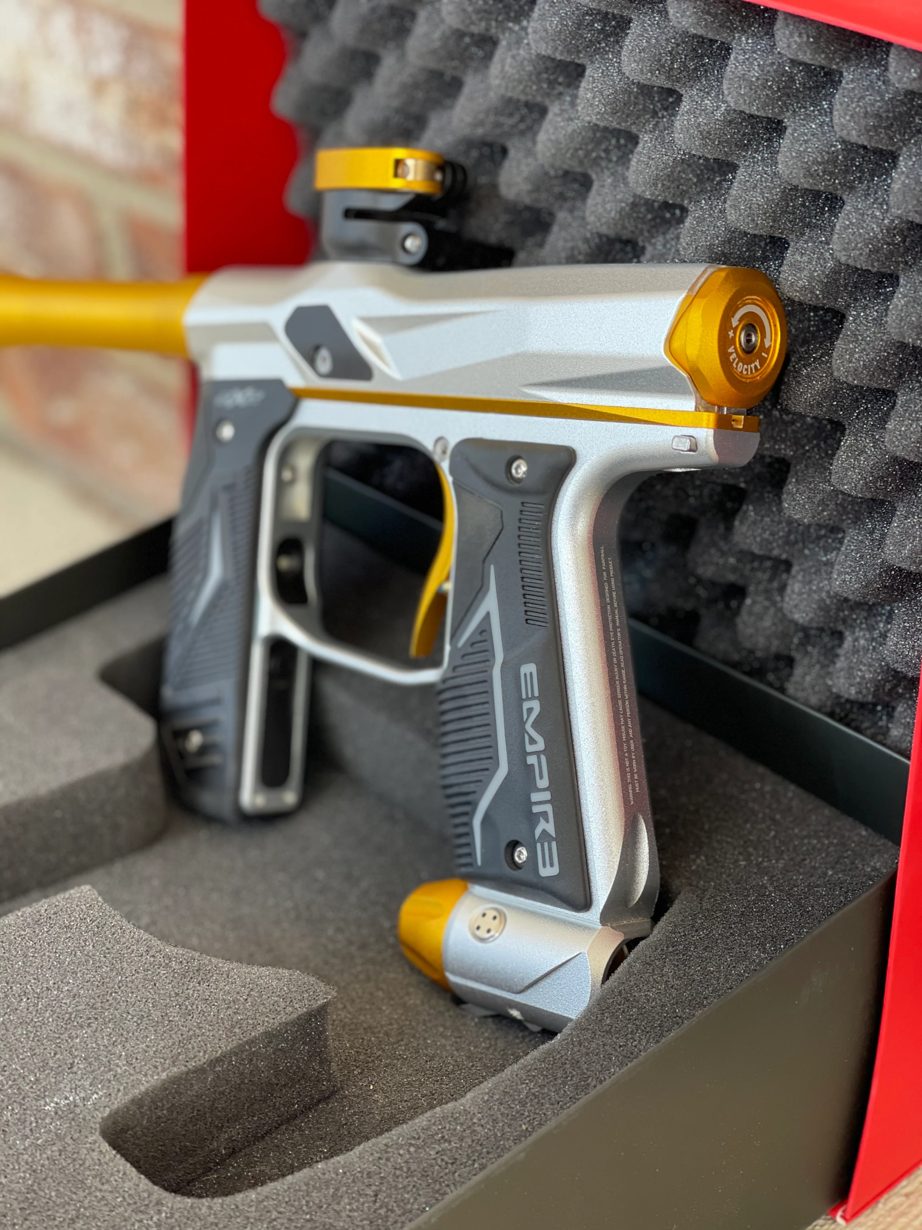 Used Empire Axe 2.0 Paintball Gun - Silver / Gold - Image 3