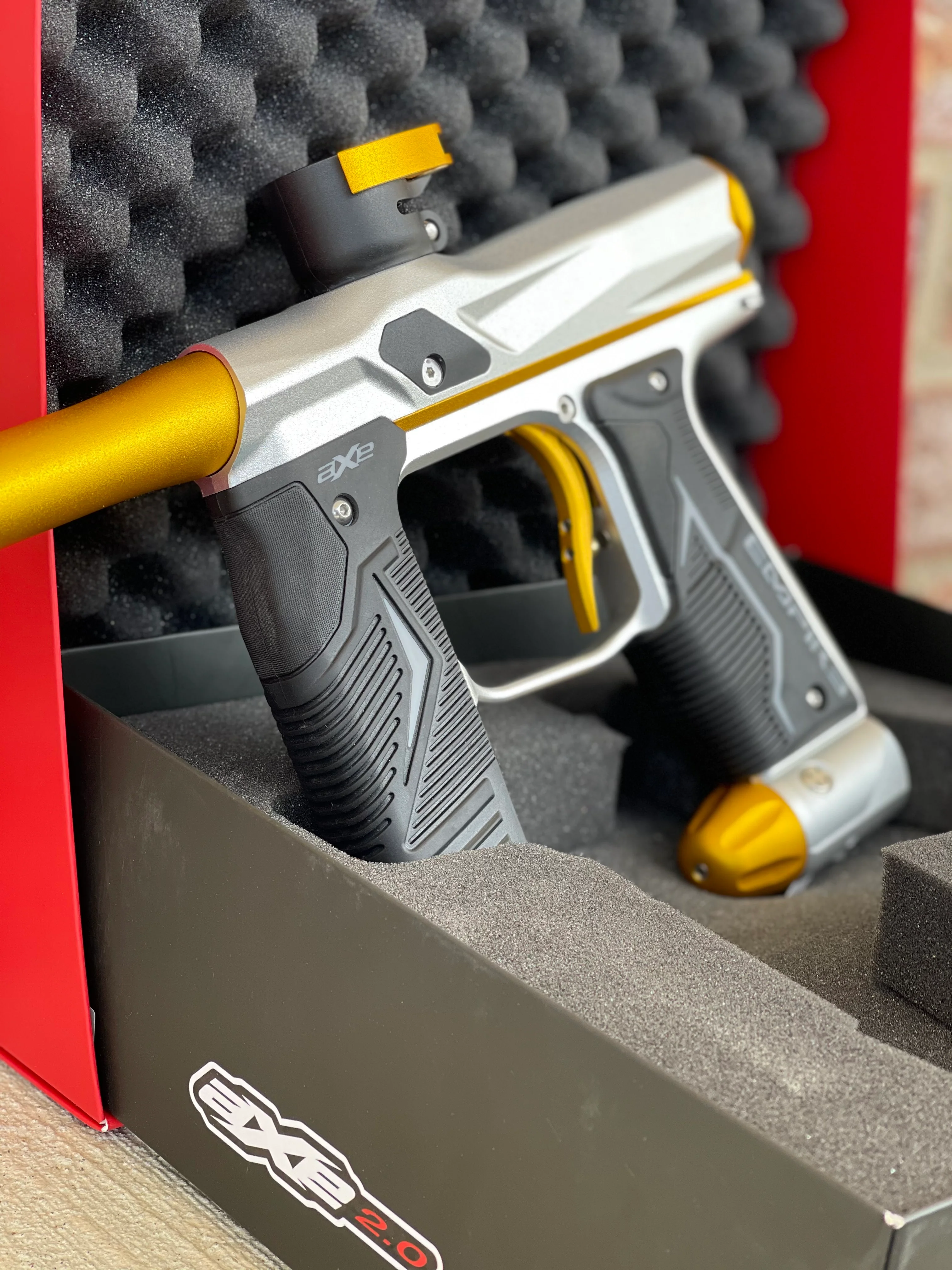 Used Empire Axe 2.0 Paintball Gun - Silver / Gold - Image 4