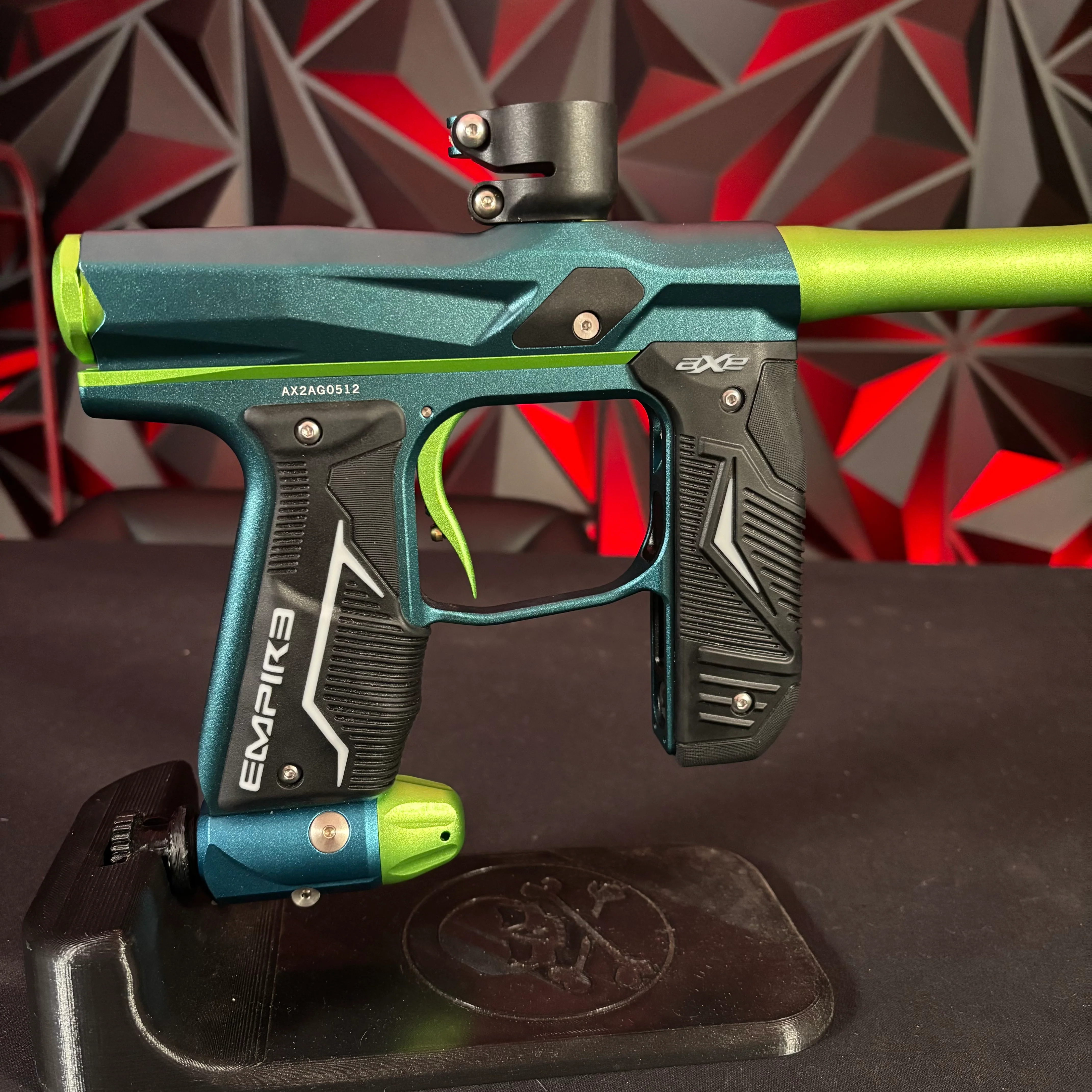 Used Empire Axe 2.0 Paintball Gun - Green/Light green w/ Redline Board - Image 2