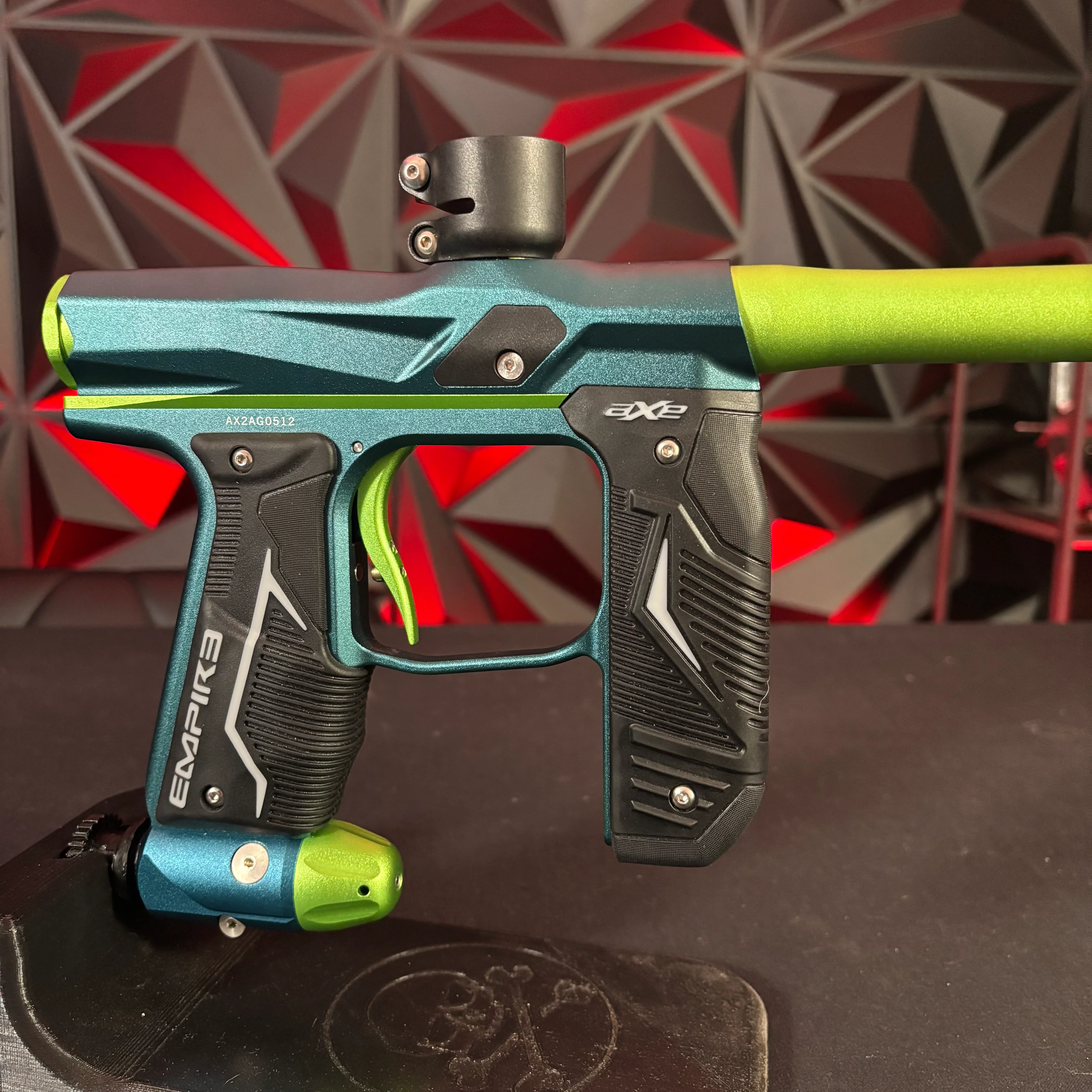 Used Empire Axe 2.0 Paintball Gun - Green/Light green w/ Redline Board - Image 3