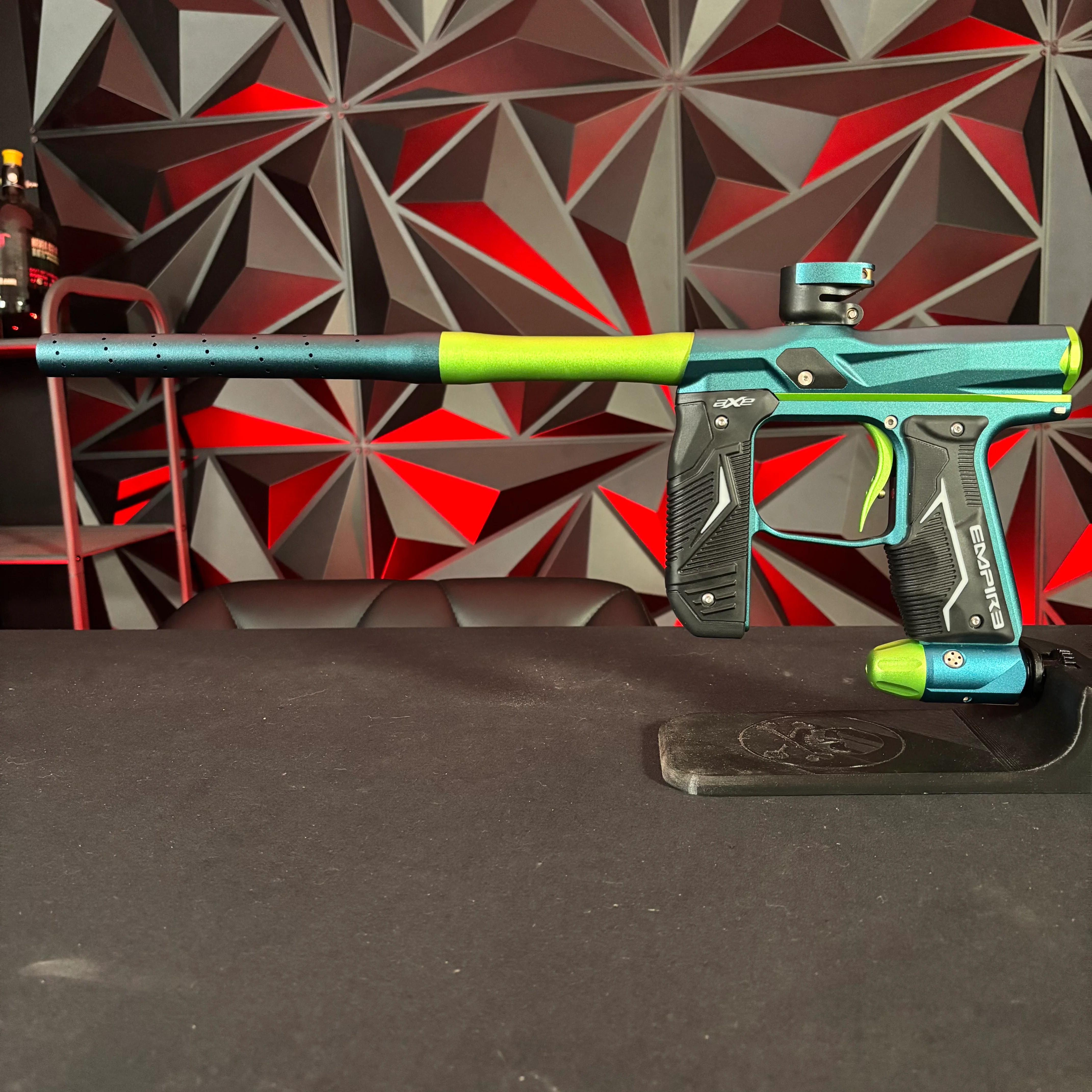 Used Empire Axe 2.0 Paintball Gun - Green/Light green w/ Redline Board - Image 7