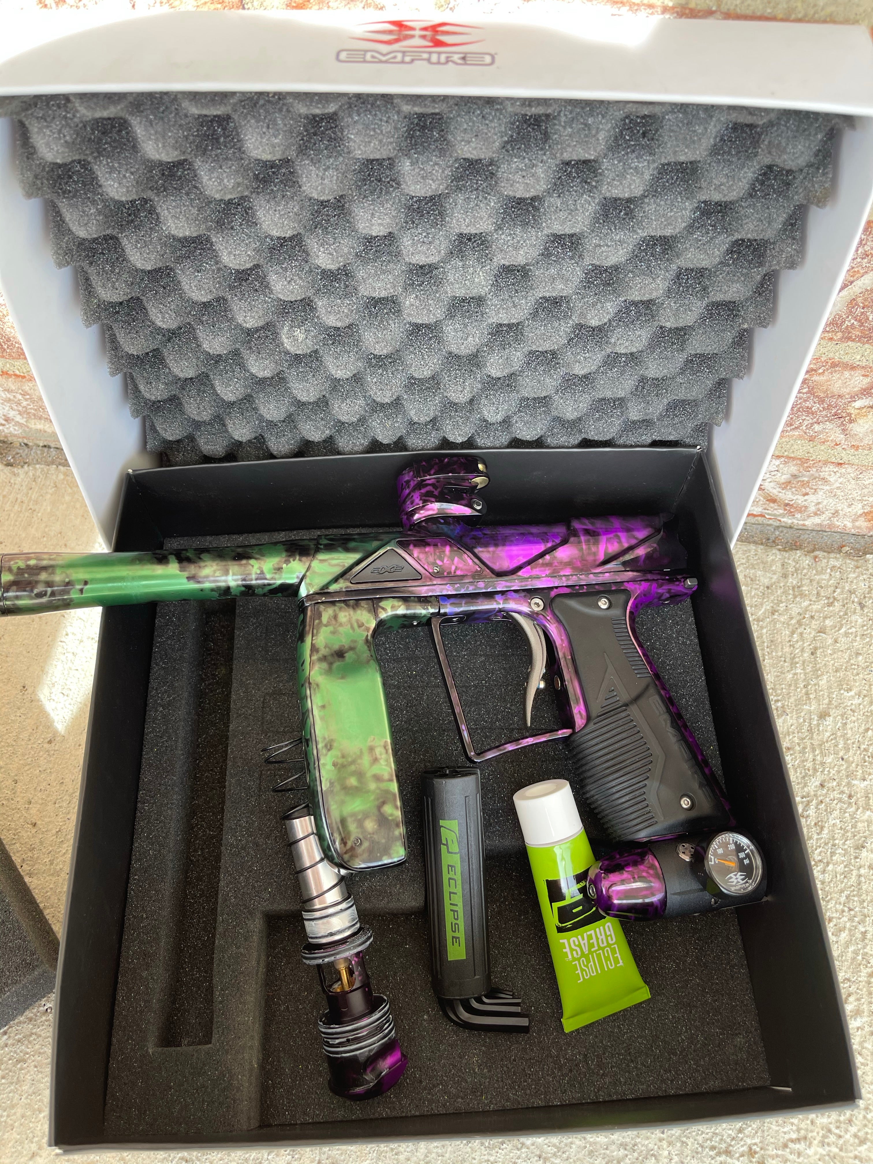 Used Empire Axe Pro Paintball Gun - Acid Wash Pruple / Green - Image 5