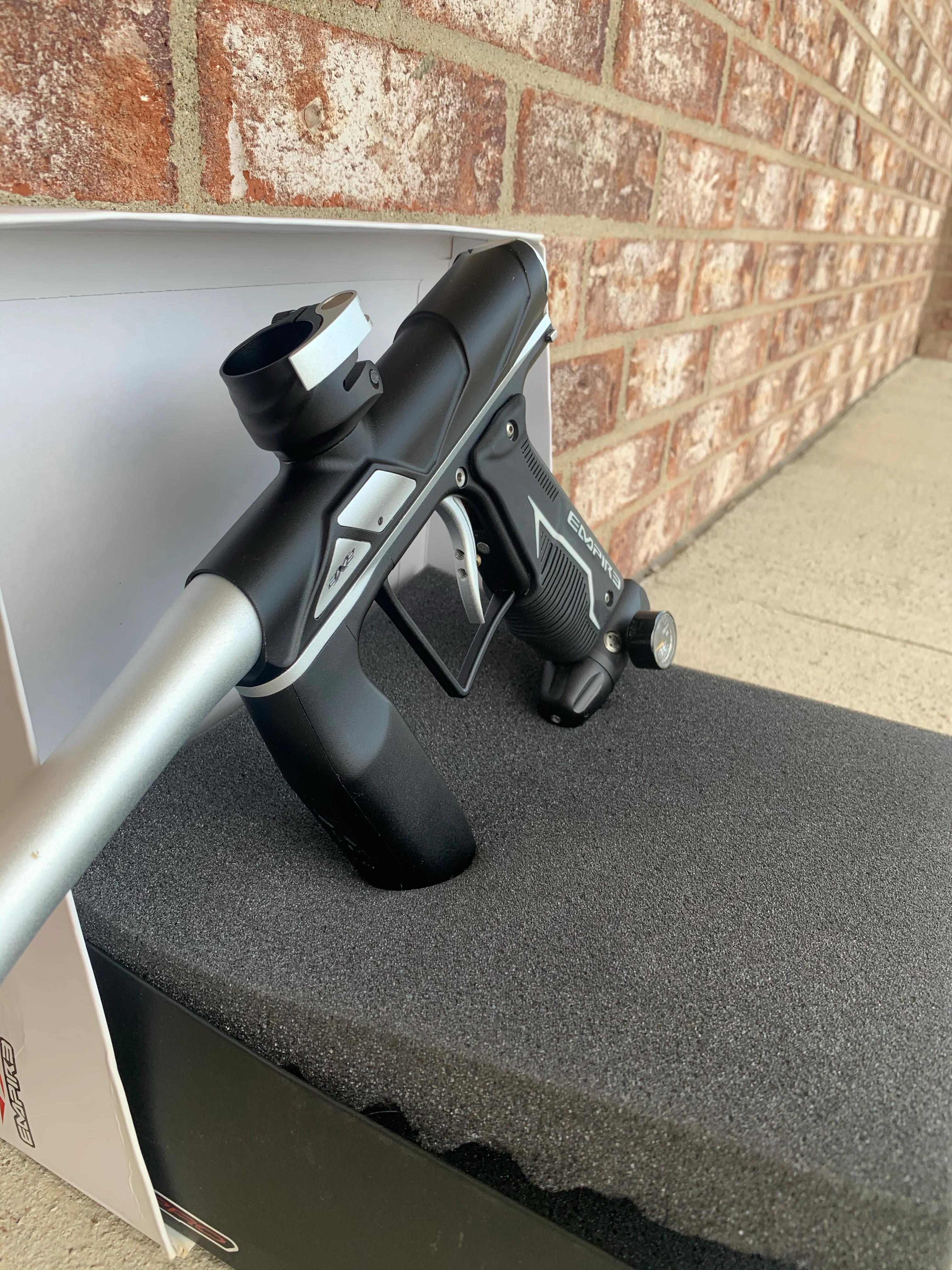 Used Empire Axe Pro Paintball Gun - Black/ Silver - Image 4