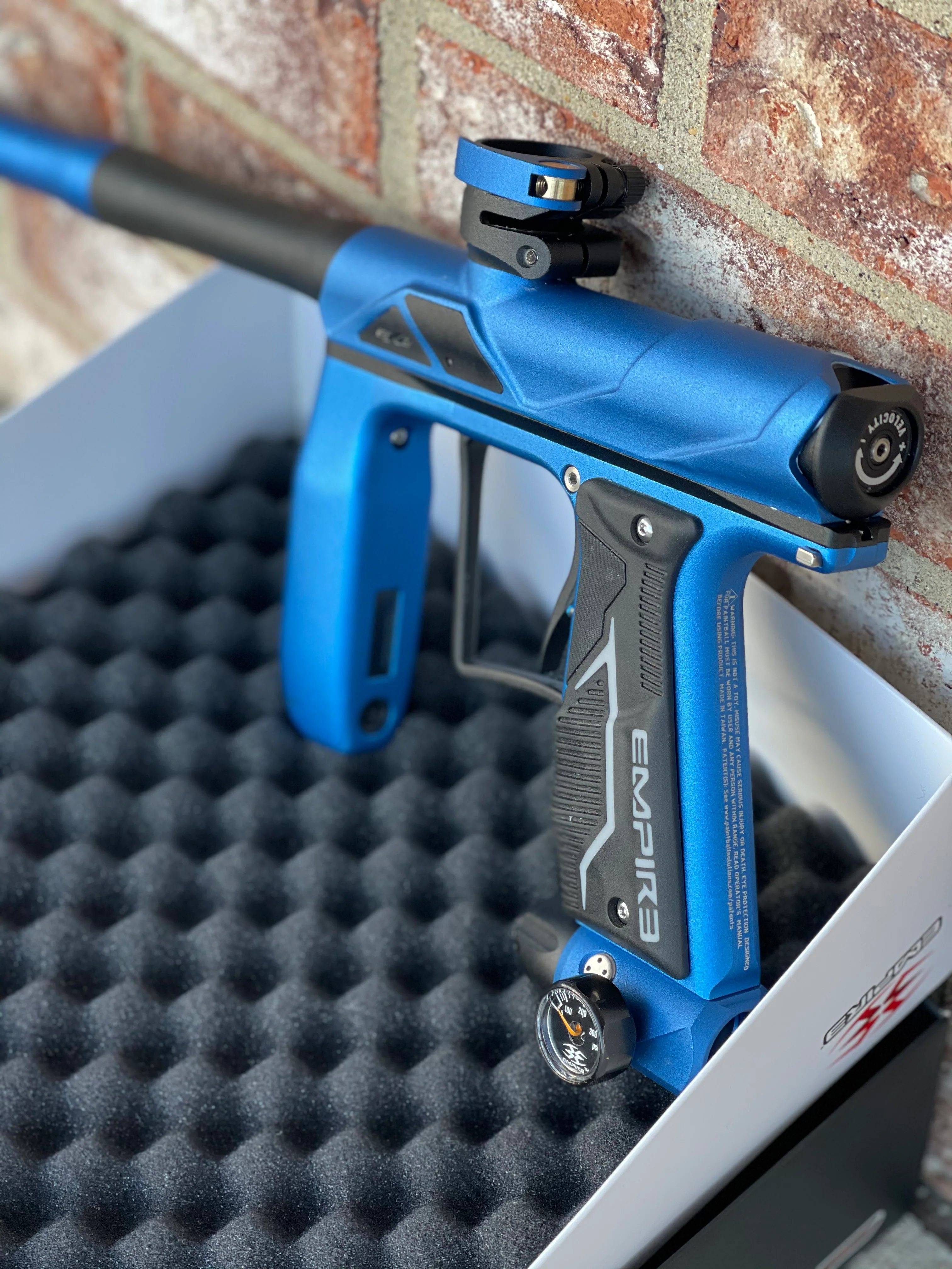 Used Empire Axe Pro Paintball Gun - Dust Blue/Black - Image 3