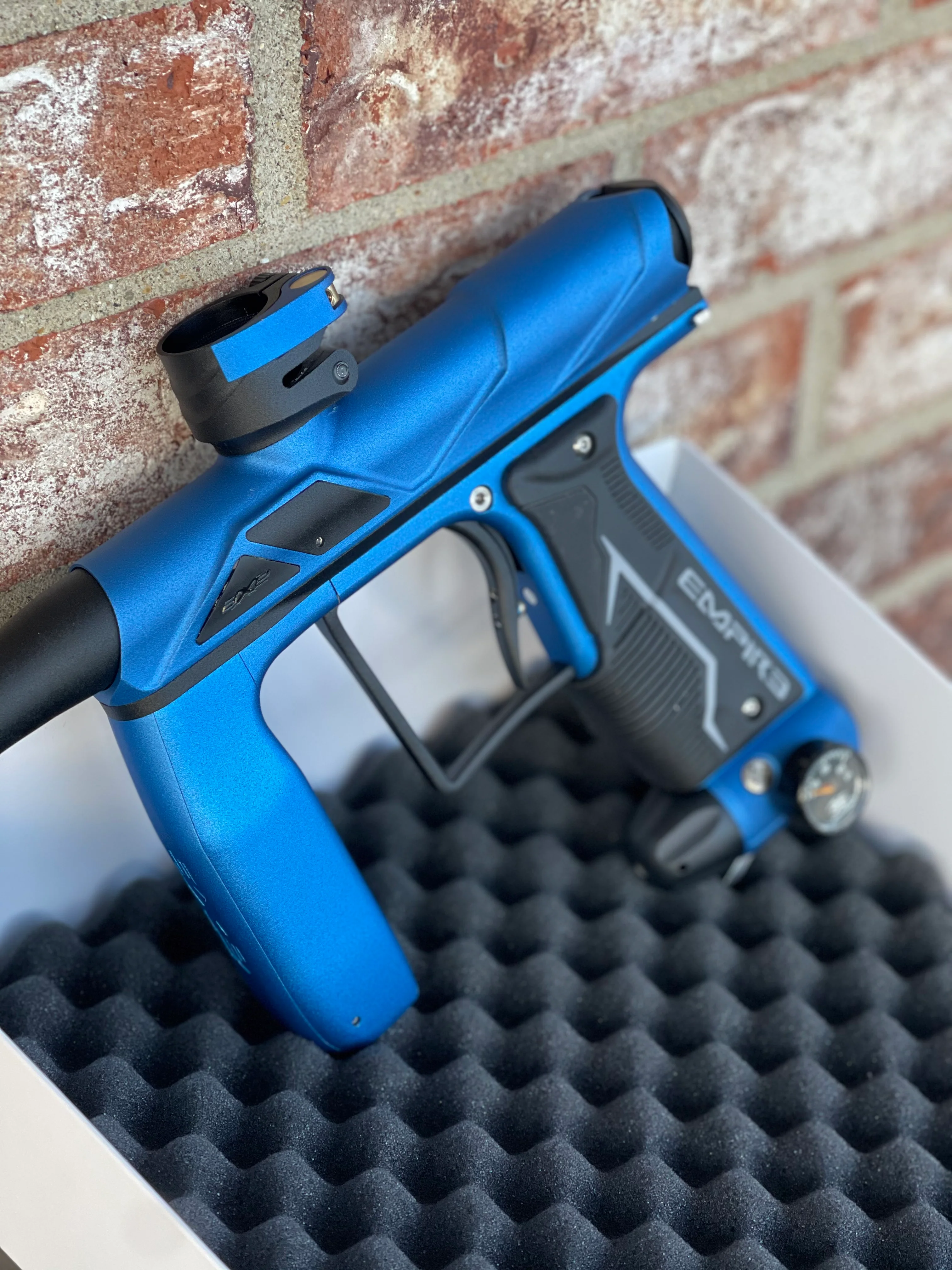 Used Empire Axe Pro Paintball Gun - Dust Blue/Black - Image 4
