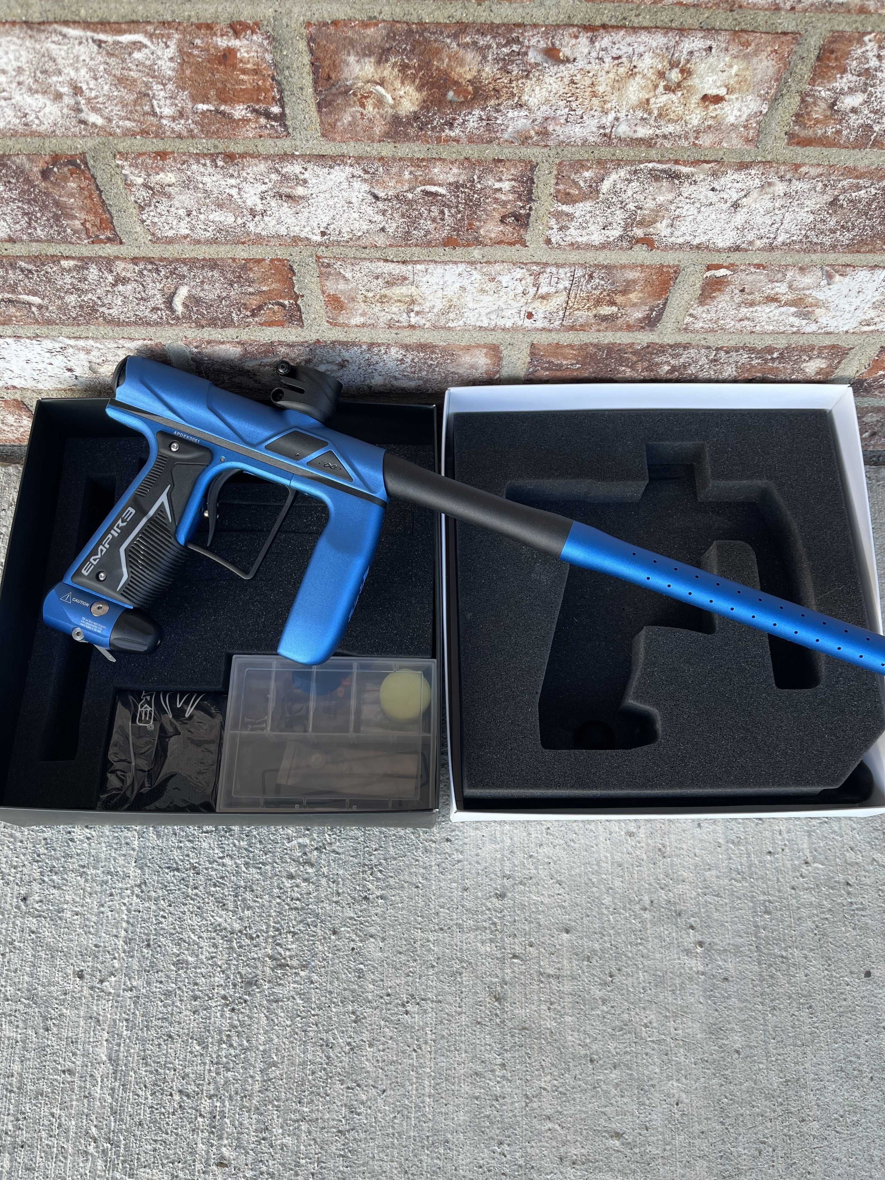 Used Empire Axe Pro Paintball Gun - Dust Blue/Black - Image 5