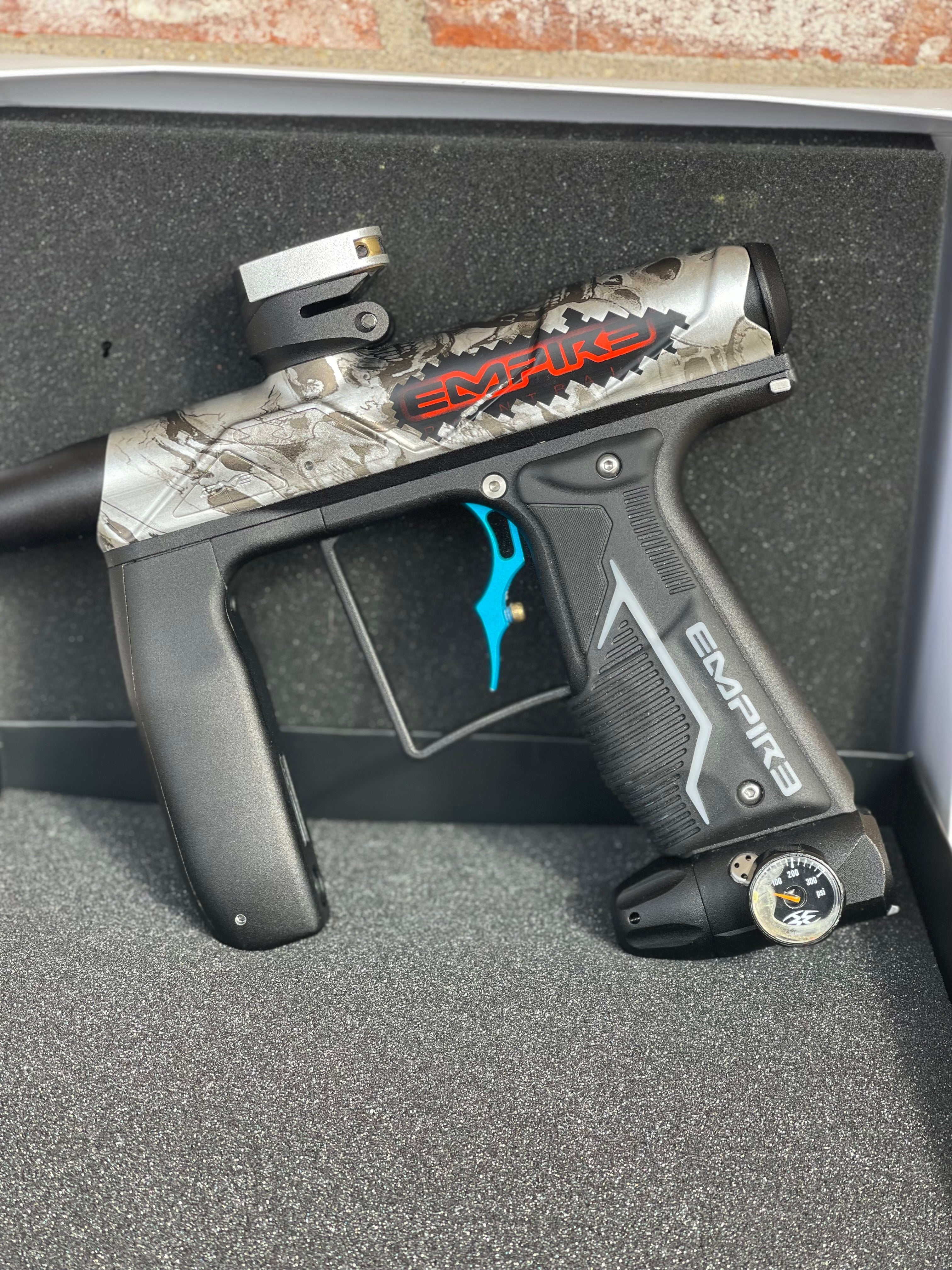Used Empire Axe Pro Paintball Gun - Empire Limited Edition w/ Teal Deuce Trigger - Image 6