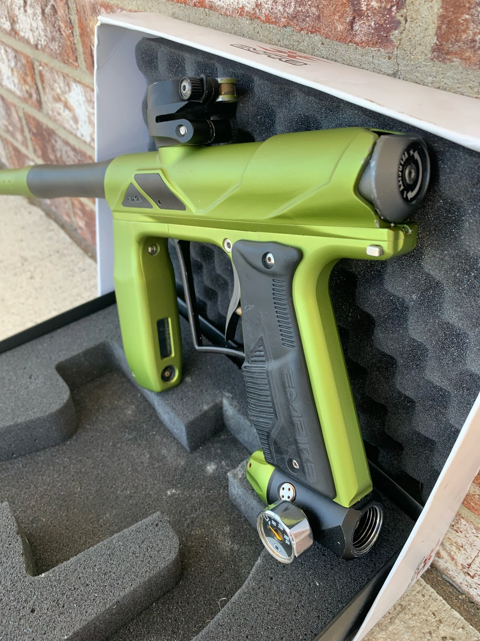 Used Empire Axe Pro Paintball Gun - Green/Black - Image 2