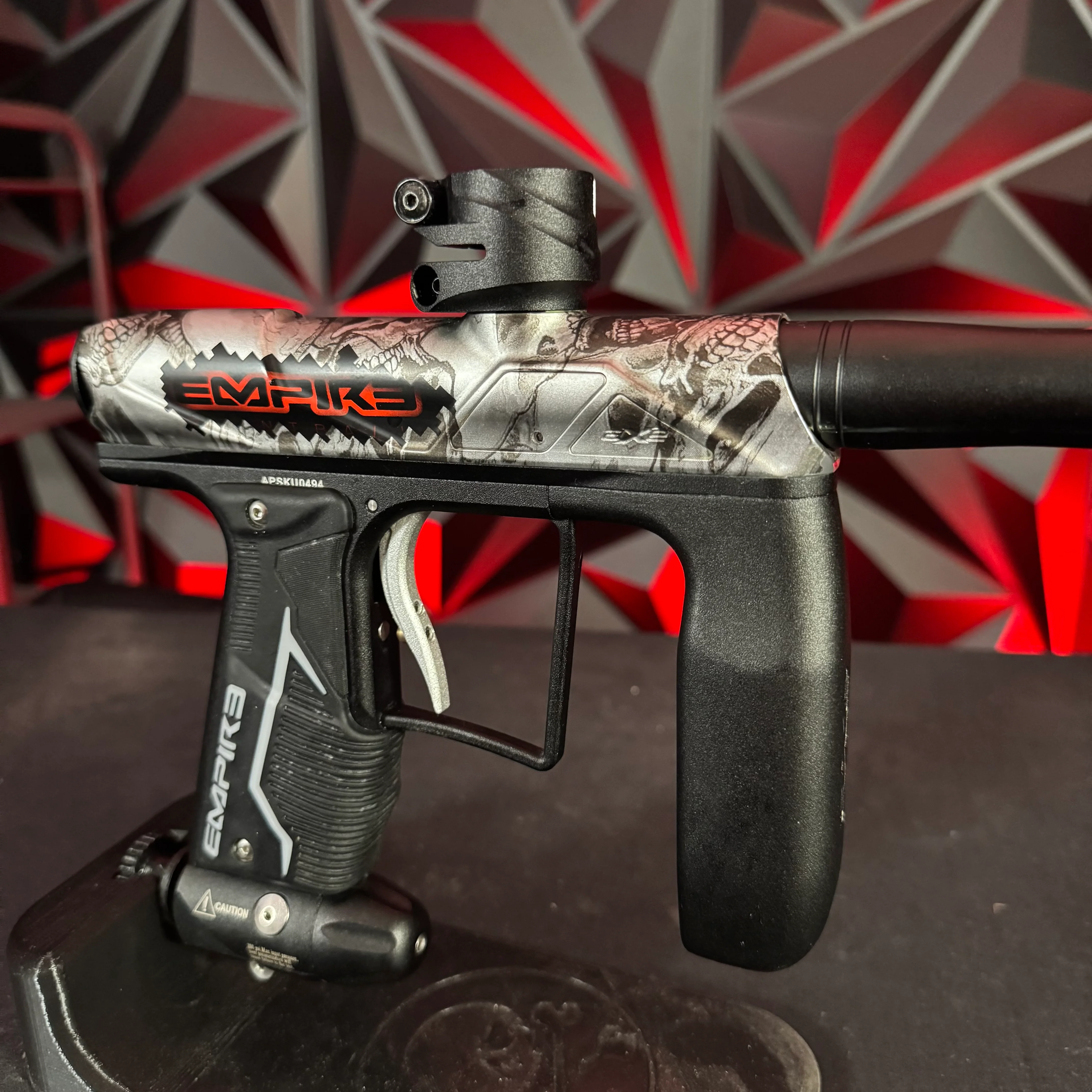 Used Empire Axe Pro Paintball Gun - LE Empire Skulls - Image 3