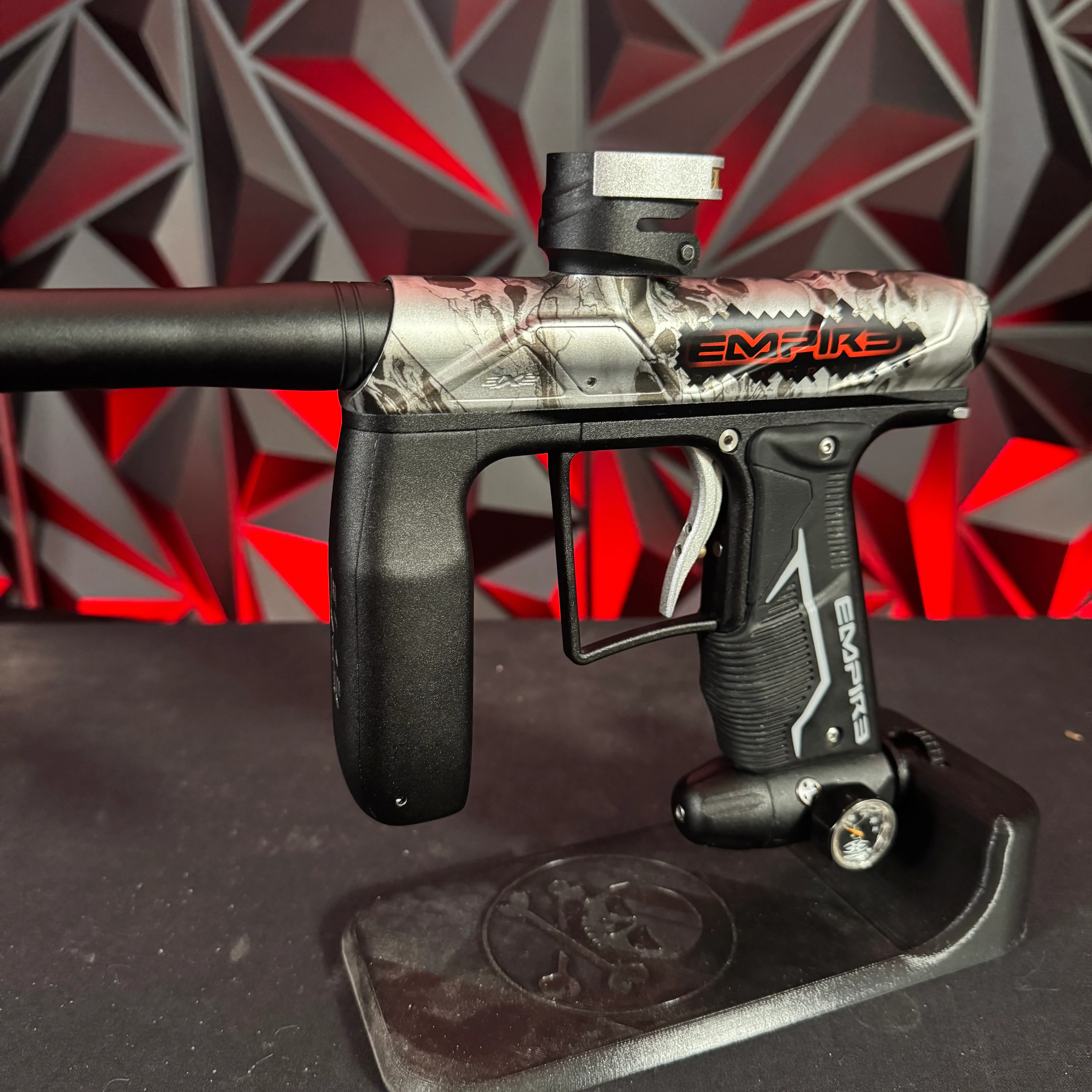 Used Empire Axe Pro Paintball Gun - LE Empire Skulls - Image 5