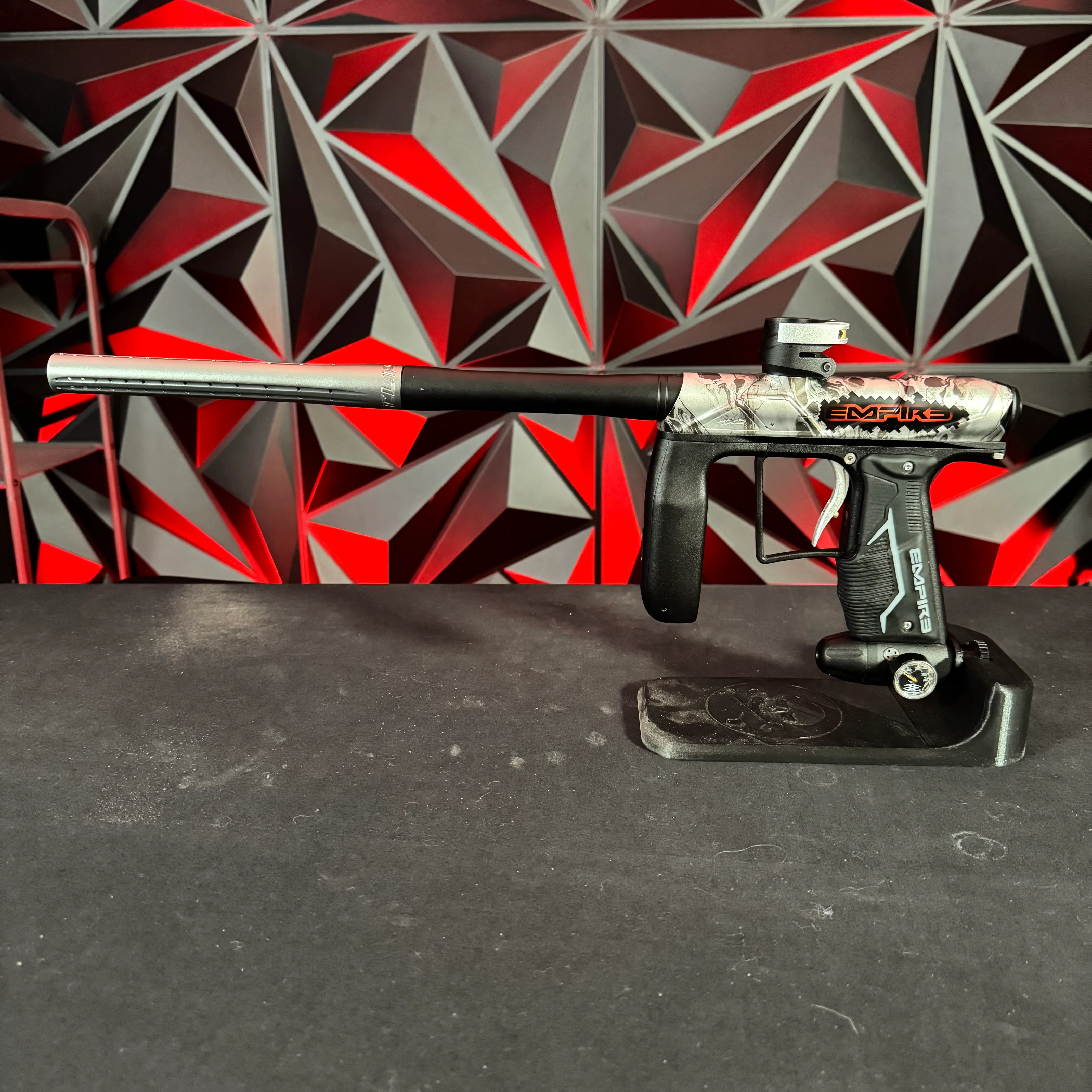 Used Empire Axe Pro Paintball Gun - LE Empire Skulls - Image 6