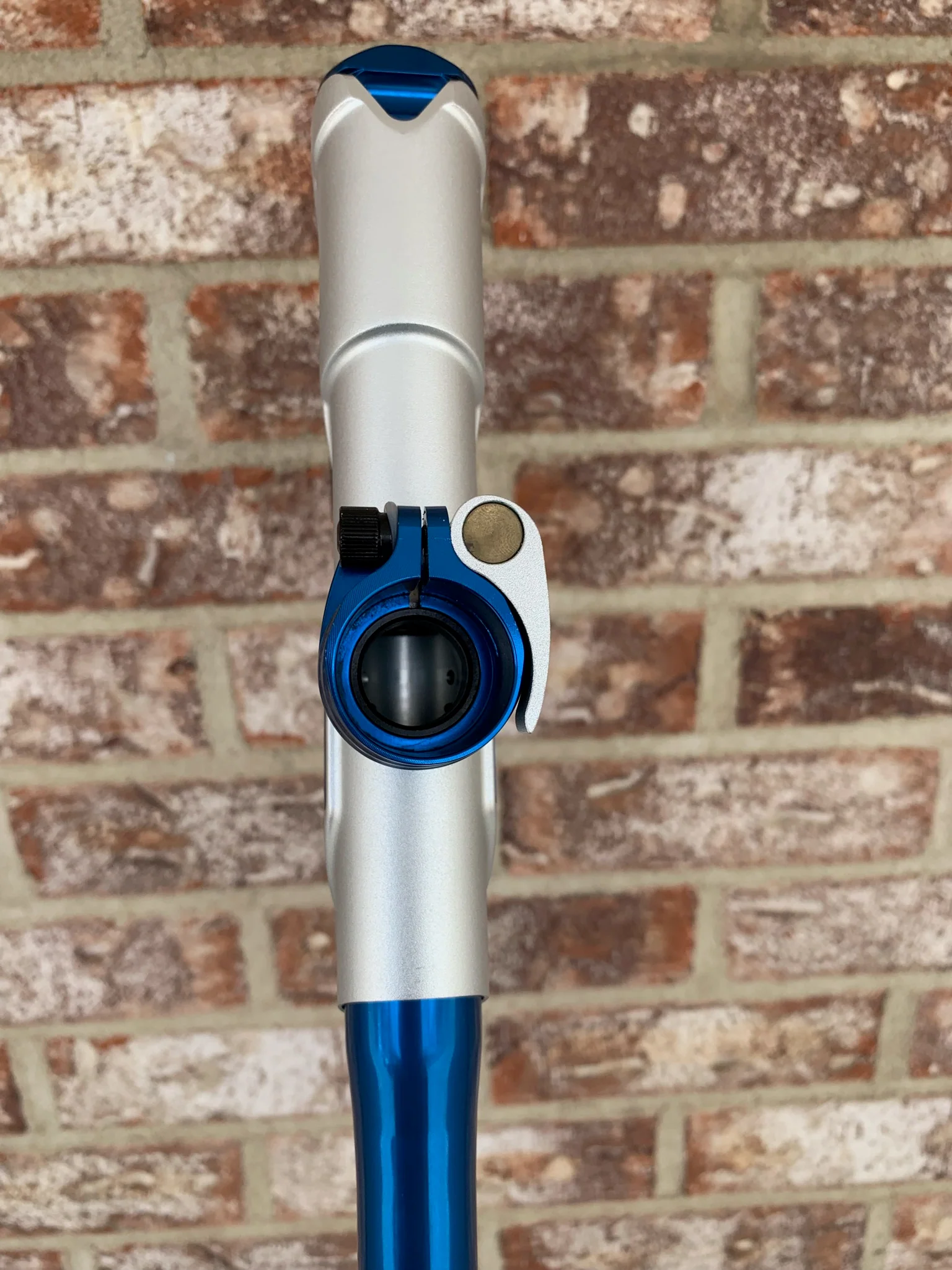Used Empire Axe Pro Paintball Gun - Silver/Blue - Image 5