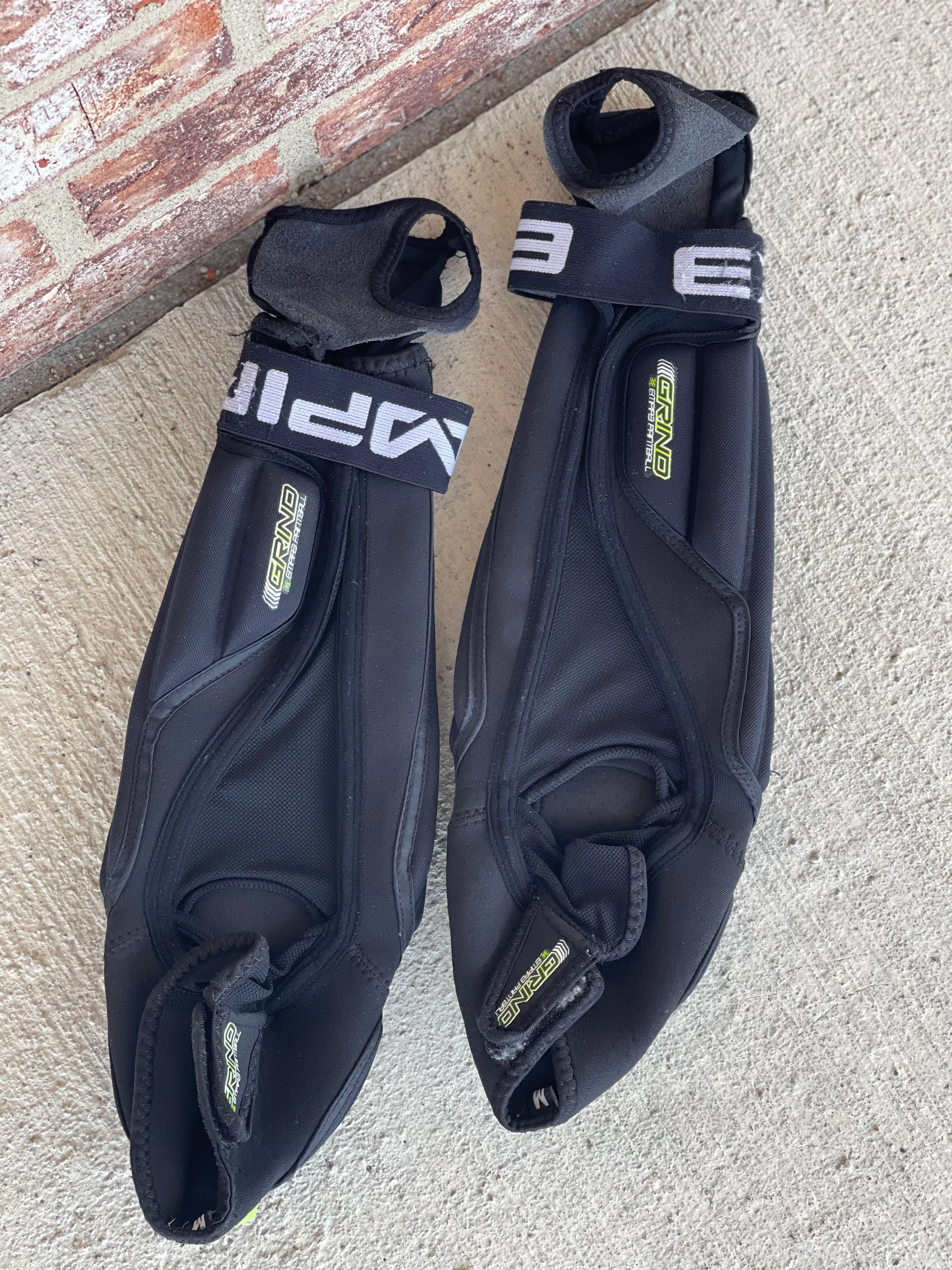 Used Empire Elbow Pads - Medium - Image 2