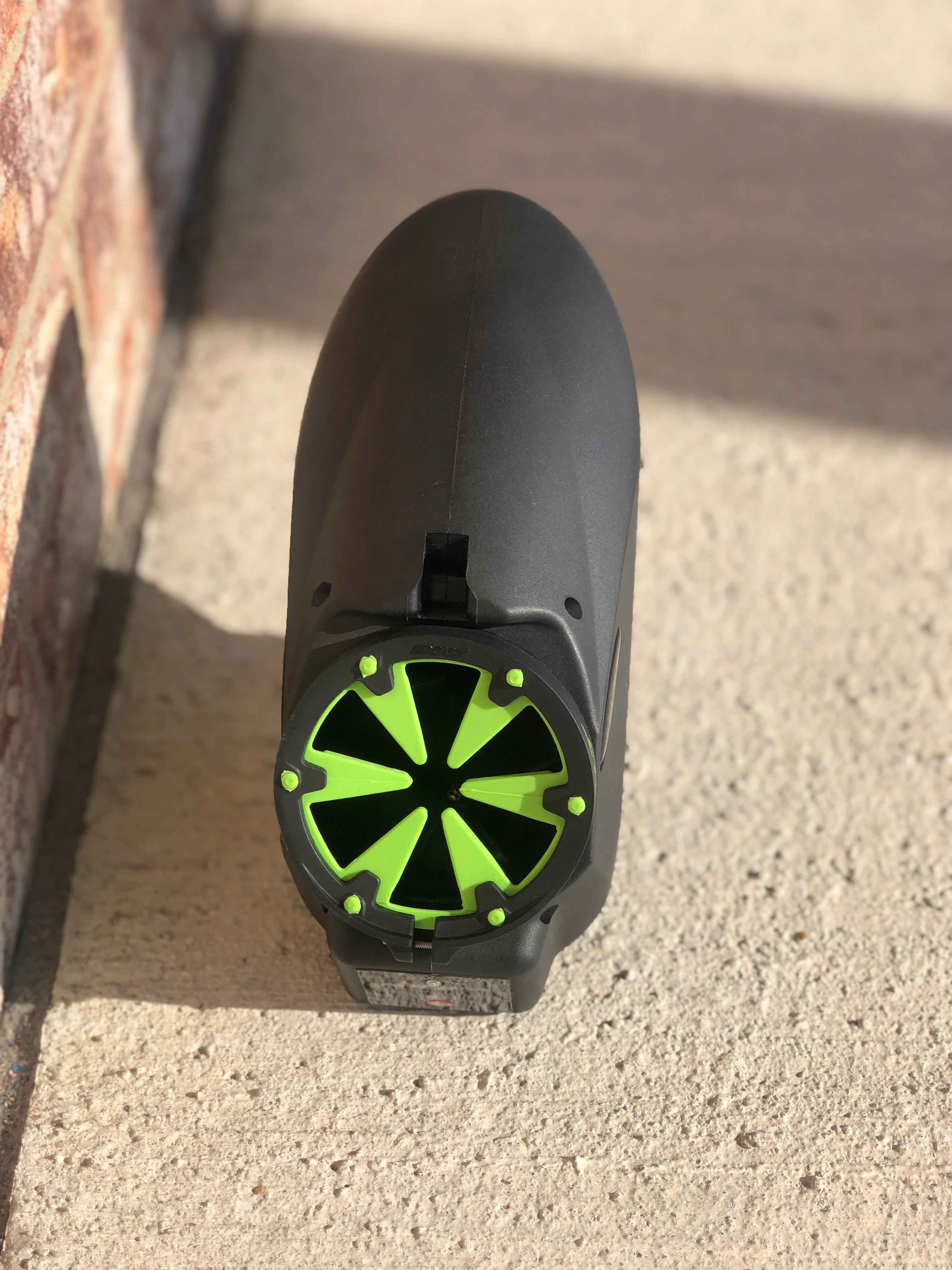 Used Empire Halo 2 Paintball Loader with Exalt Lime Speed Feed - Image 6