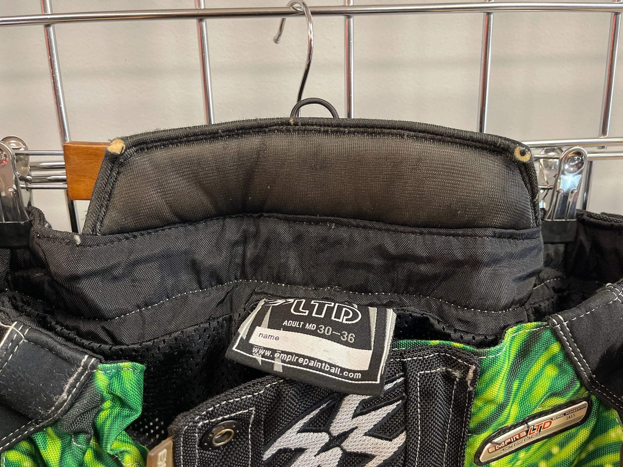 Used Empire LTD Paintball Pants - Black/Green - Medium (30-36) - Image 3