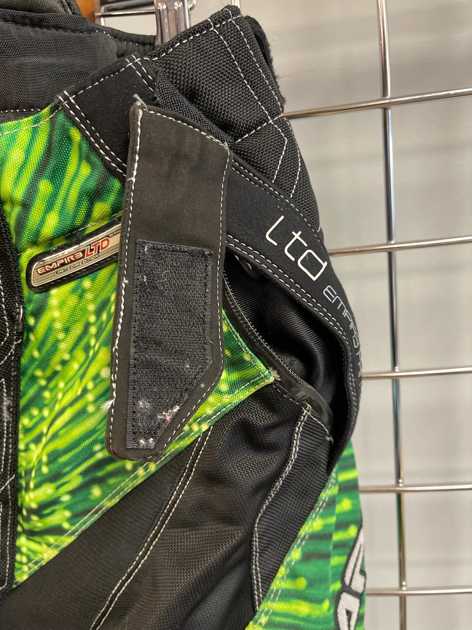 Used Empire LTD Paintball Pants - Black/Green - Medium (30-36) - Image 6