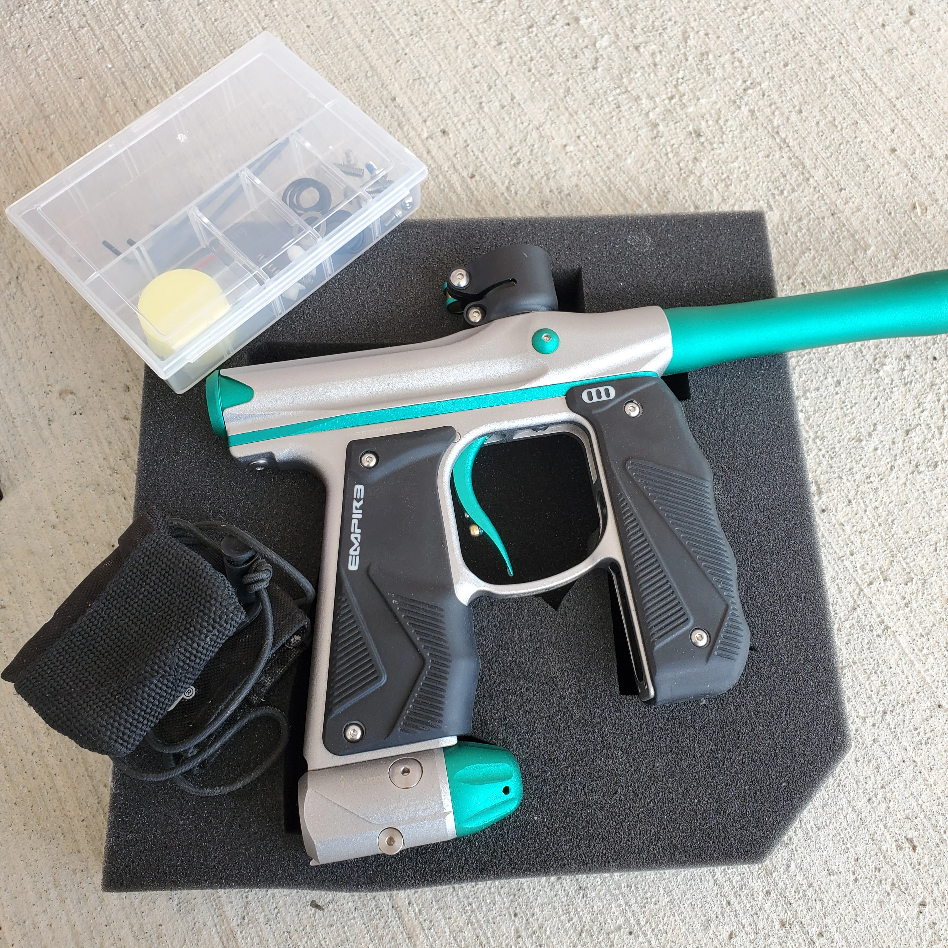 Used Empire Mini GS Paintball Gun- Silver / Aquamarine - Image 5