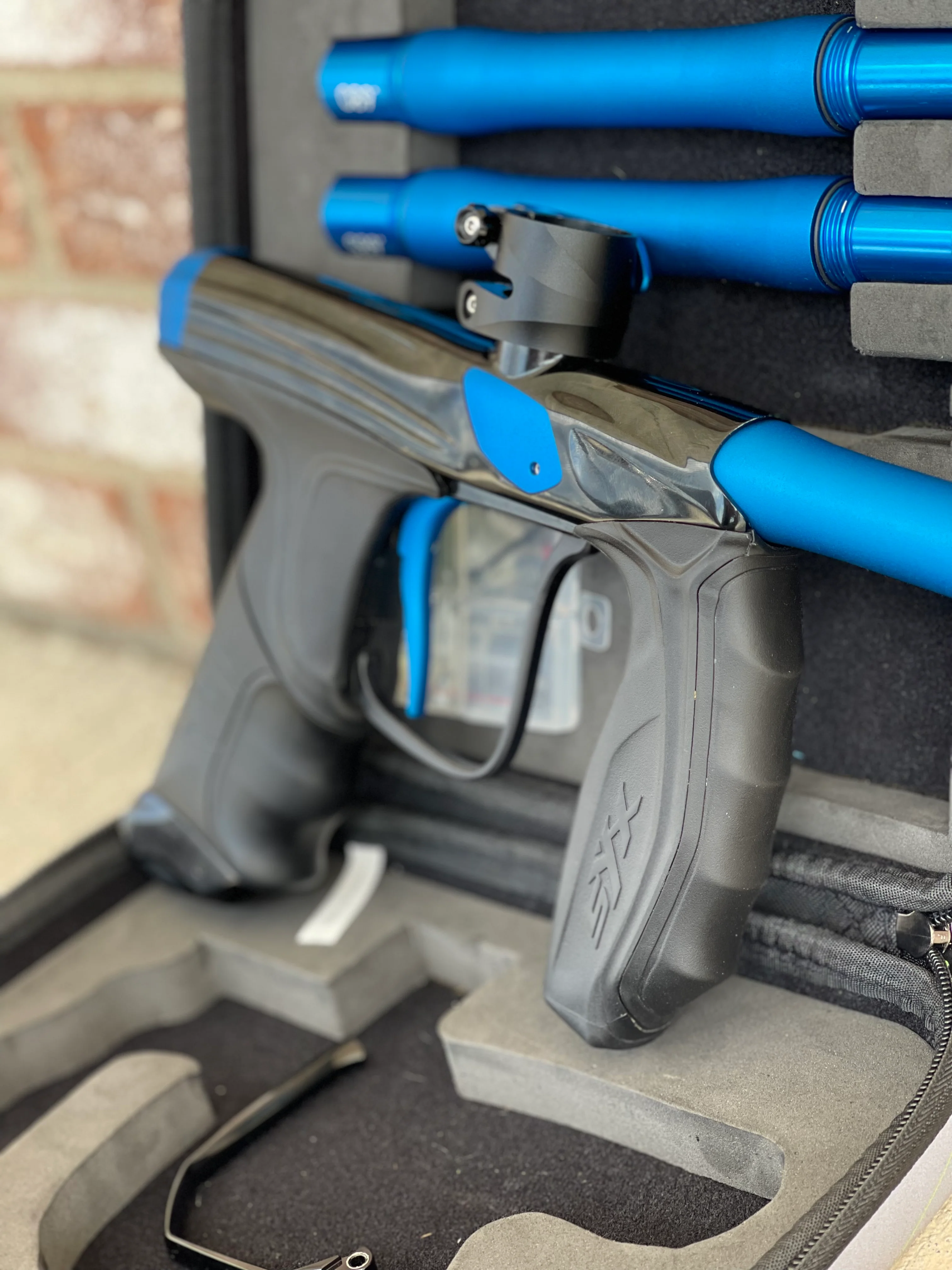 Used Empire Syx 1.5 Paintball Gun - Gloss Black / Dust Blue - Image 2
