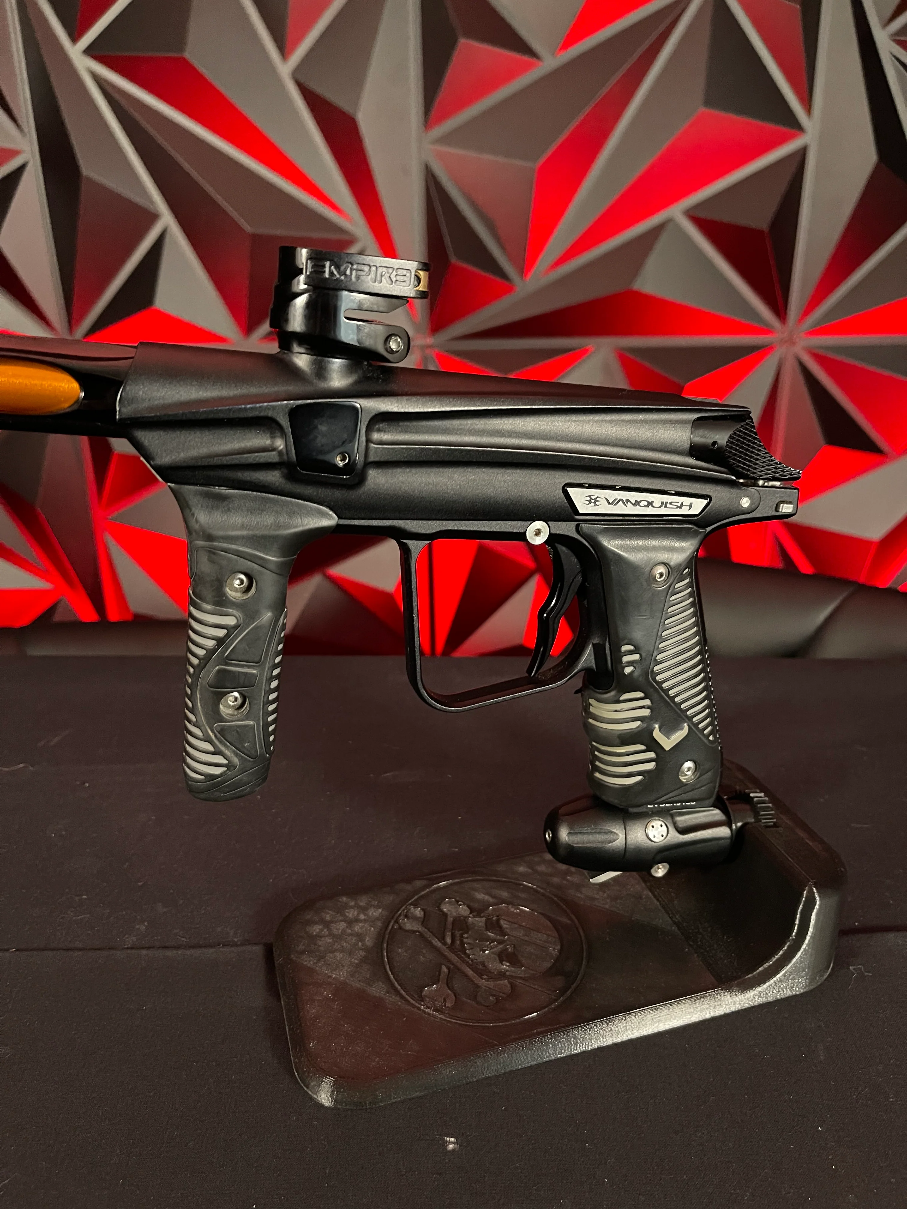 Used Empire Vanquish 1.5 Paintball Gun - Black w/ V16 Bolt & Freak Barrel System - Image 4