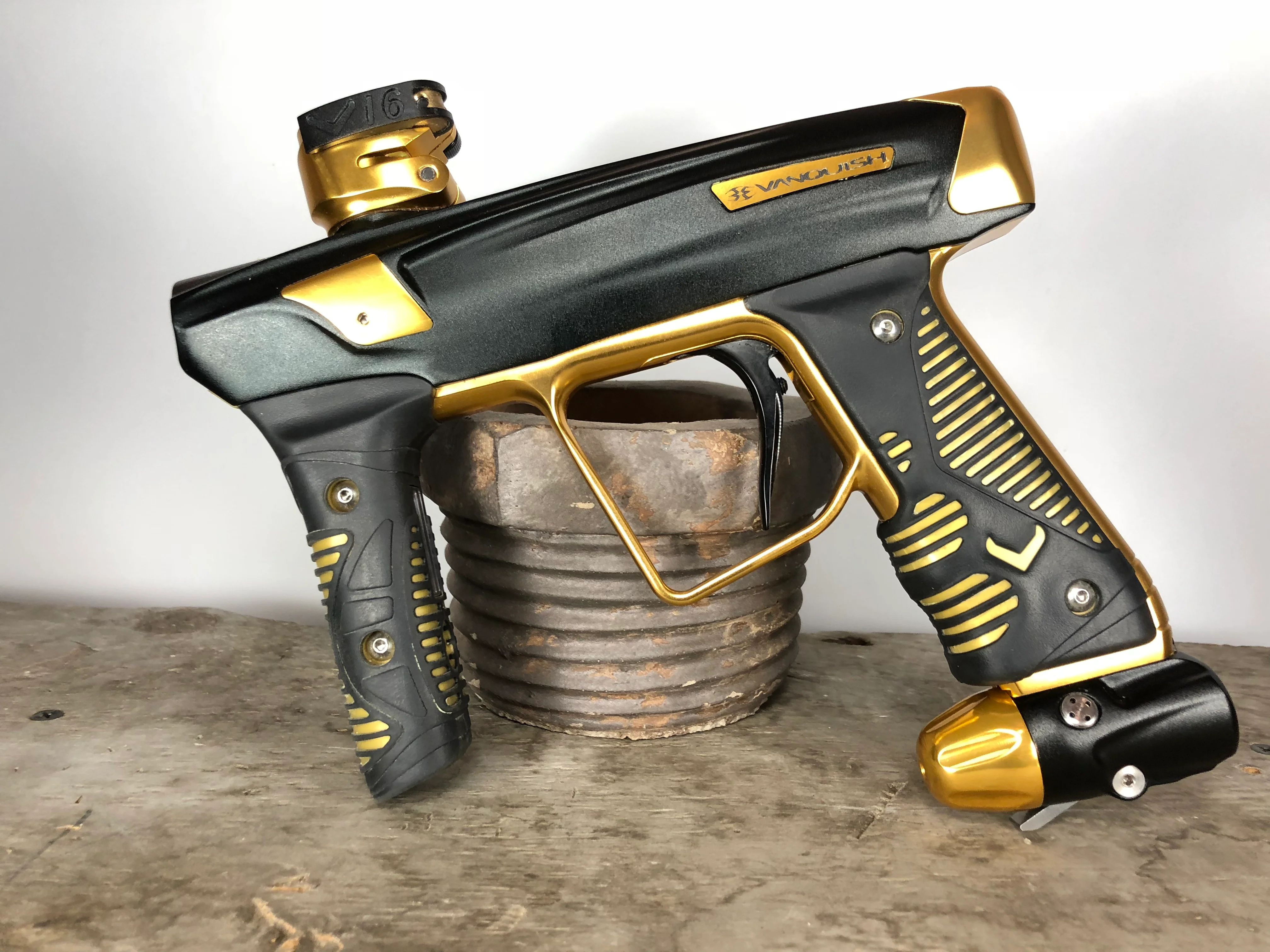 Used Empire Vanquish GT V16 - Black Gold - Image 2