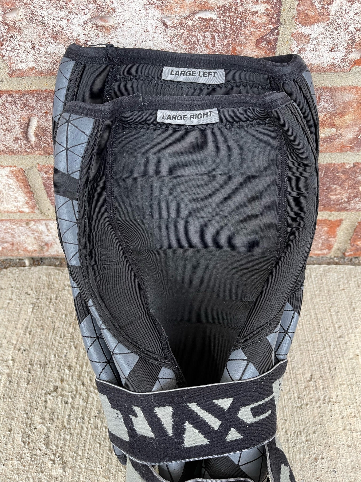 Used Exalt Freeflex Knee Pads - Large - Black - Image 2