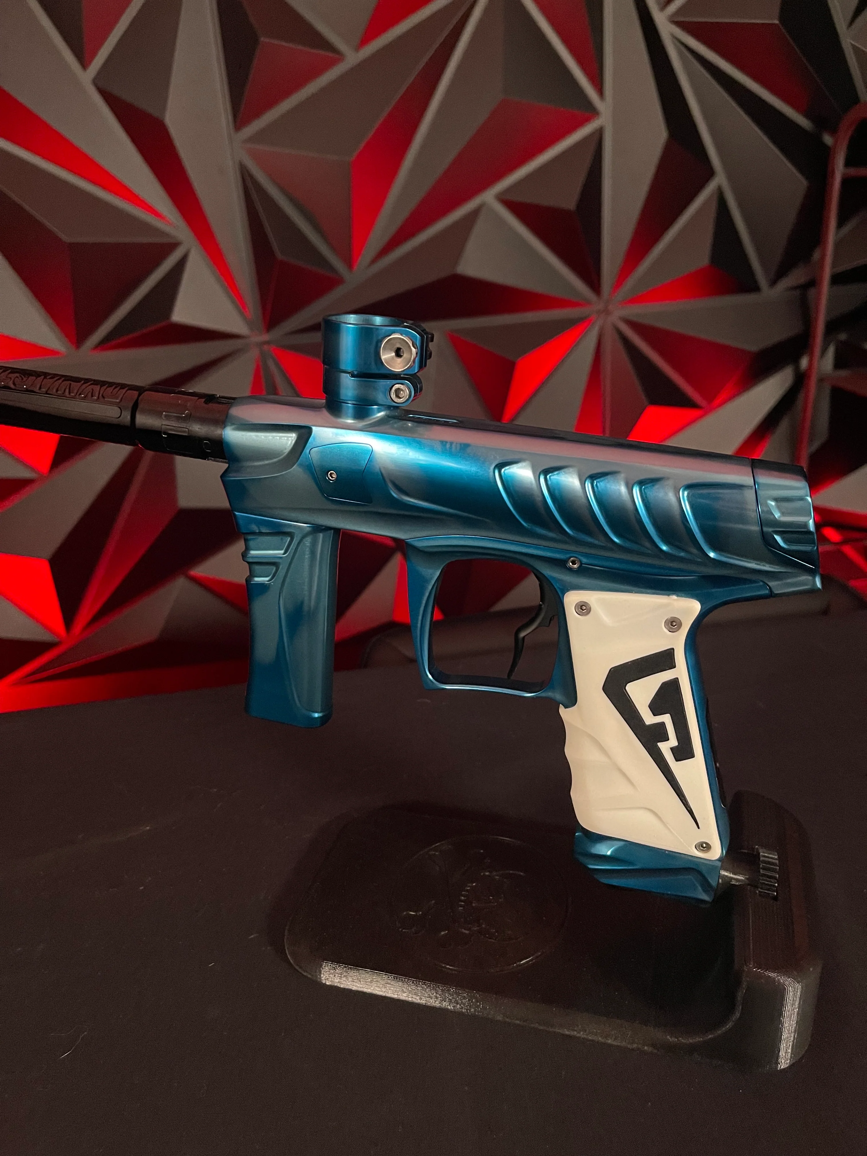 Used Field One Force Paintball Marker - Dynasty Alex Fraige Edition - Image 2