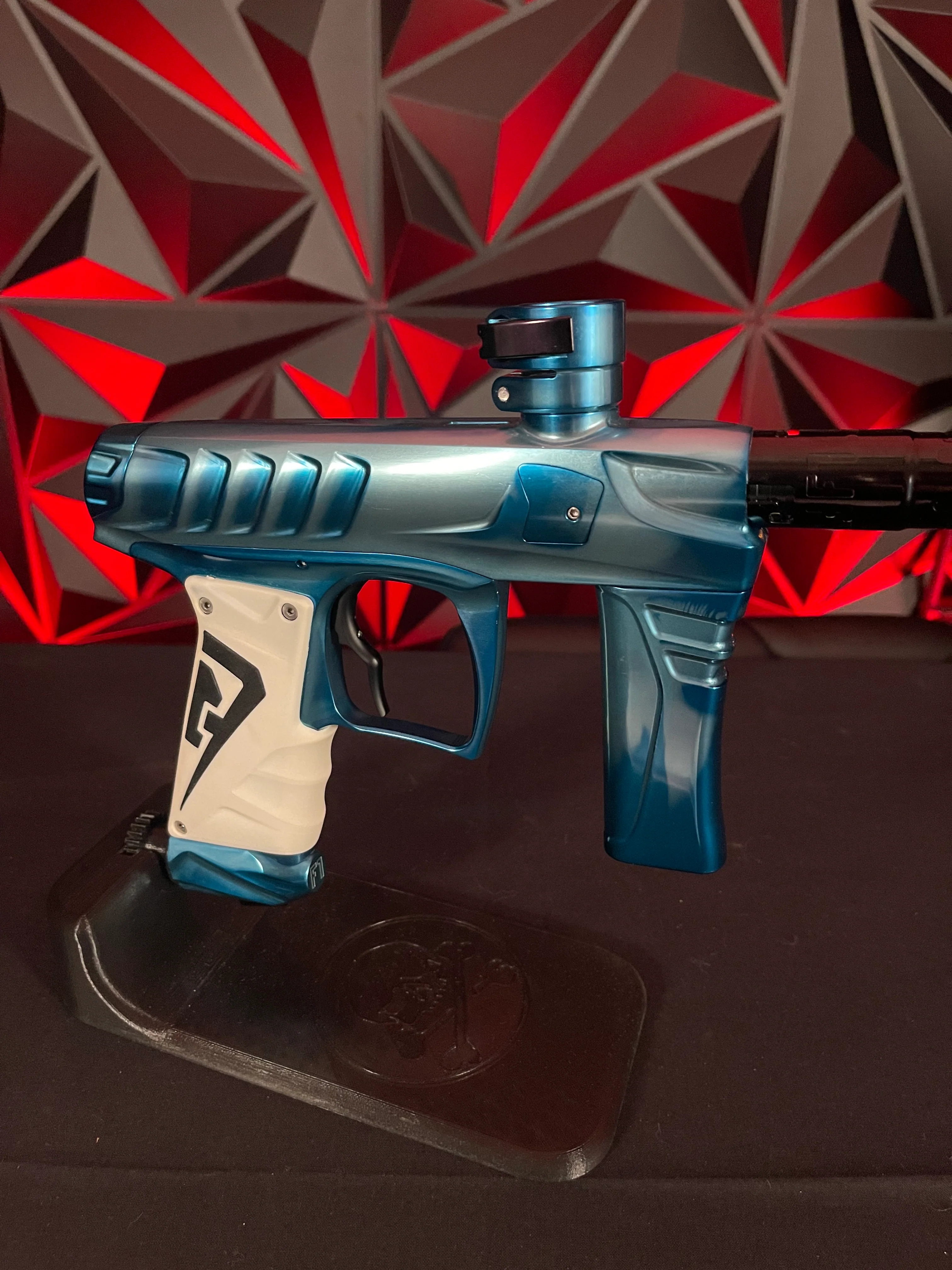 Used Field One Force Paintball Marker - Dynasty Alex Fraige Edition - Image 3