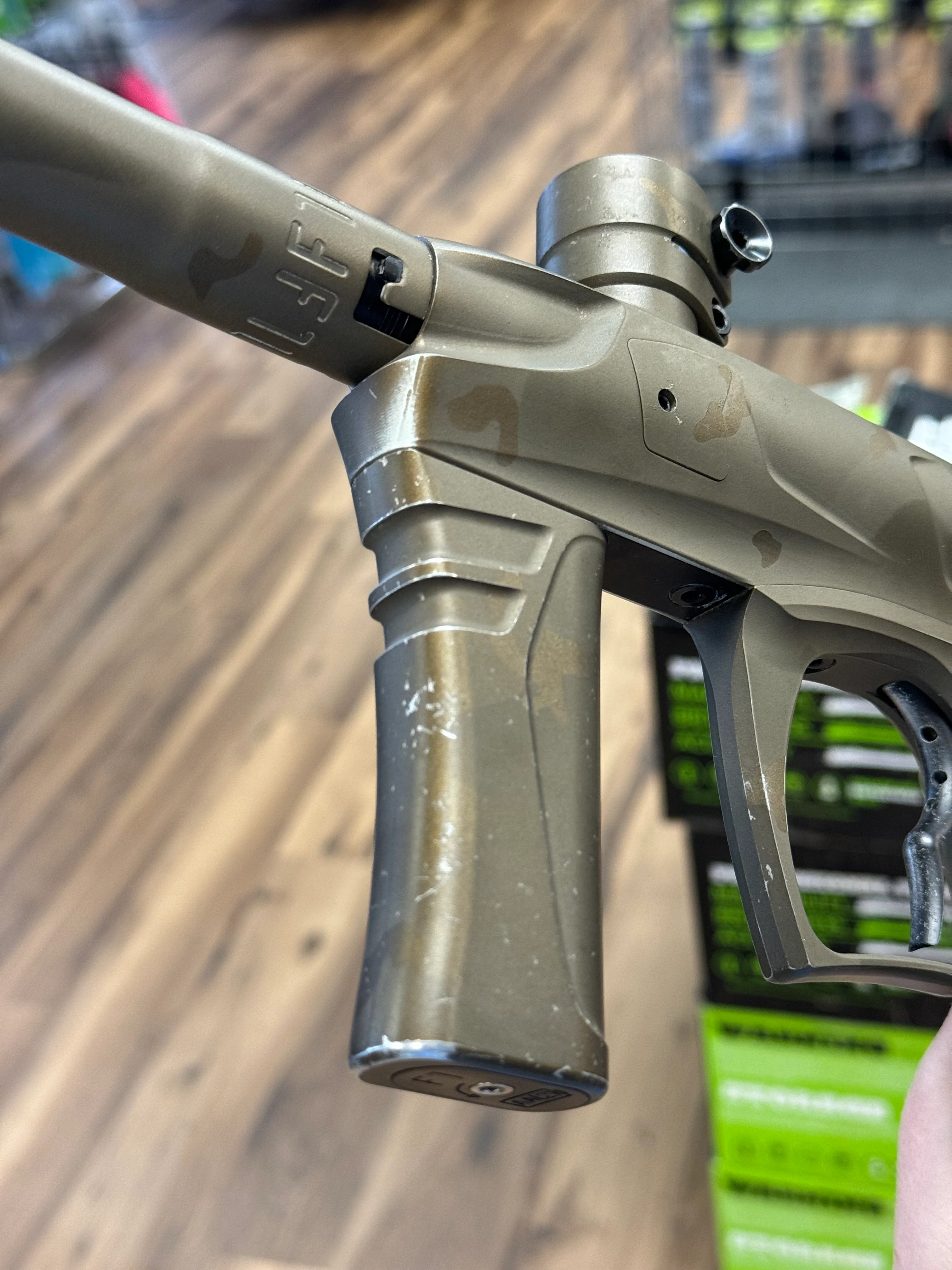 Used Field One Force Paintball Gun - Desert Camo w/V2 Bolt & 3 Acculock Inserts - Image 13