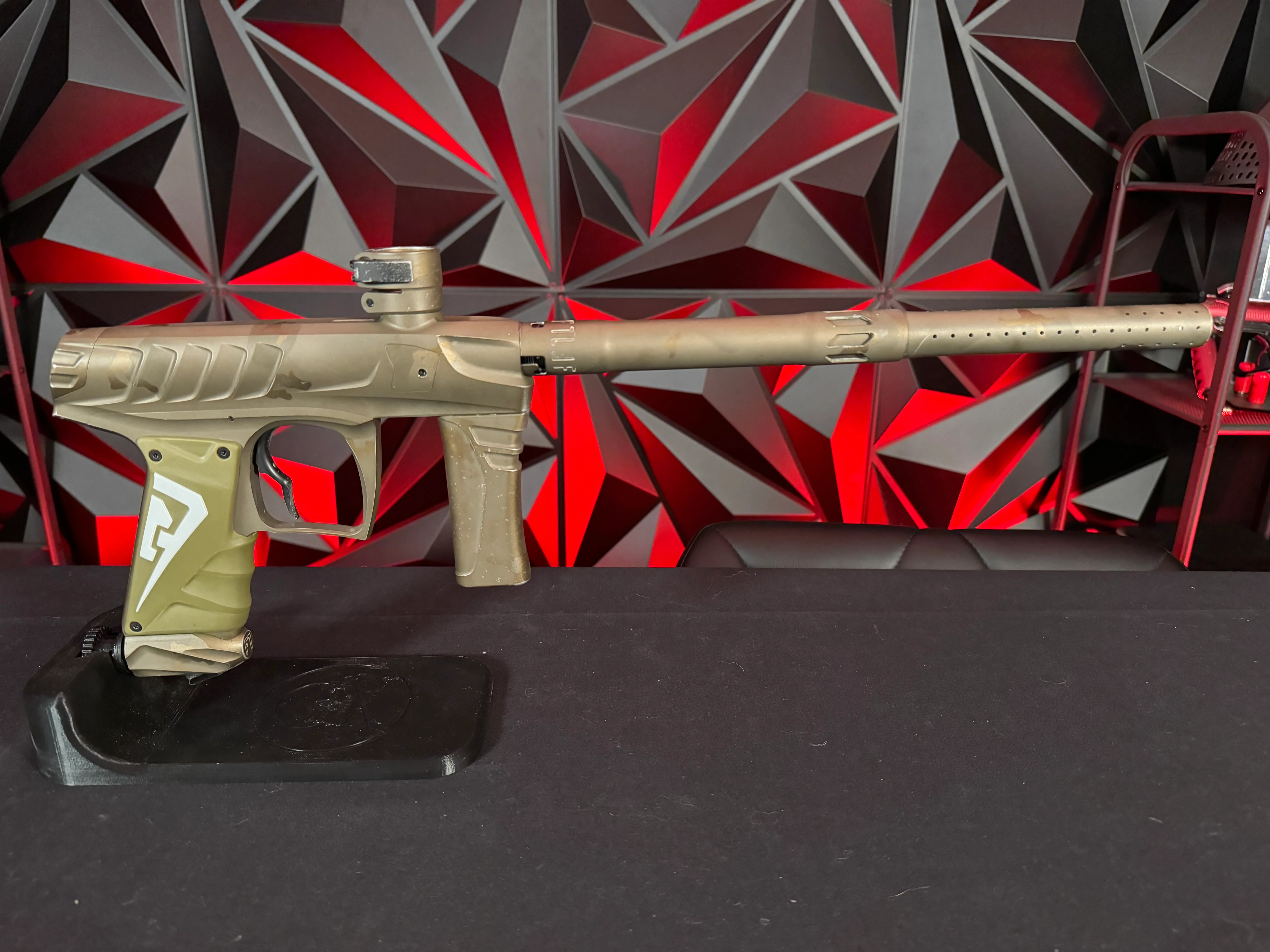Used Field One Force Paintball Gun - Desert Camo w/V2 Bolt & 3 Acculock Inserts - Image 5