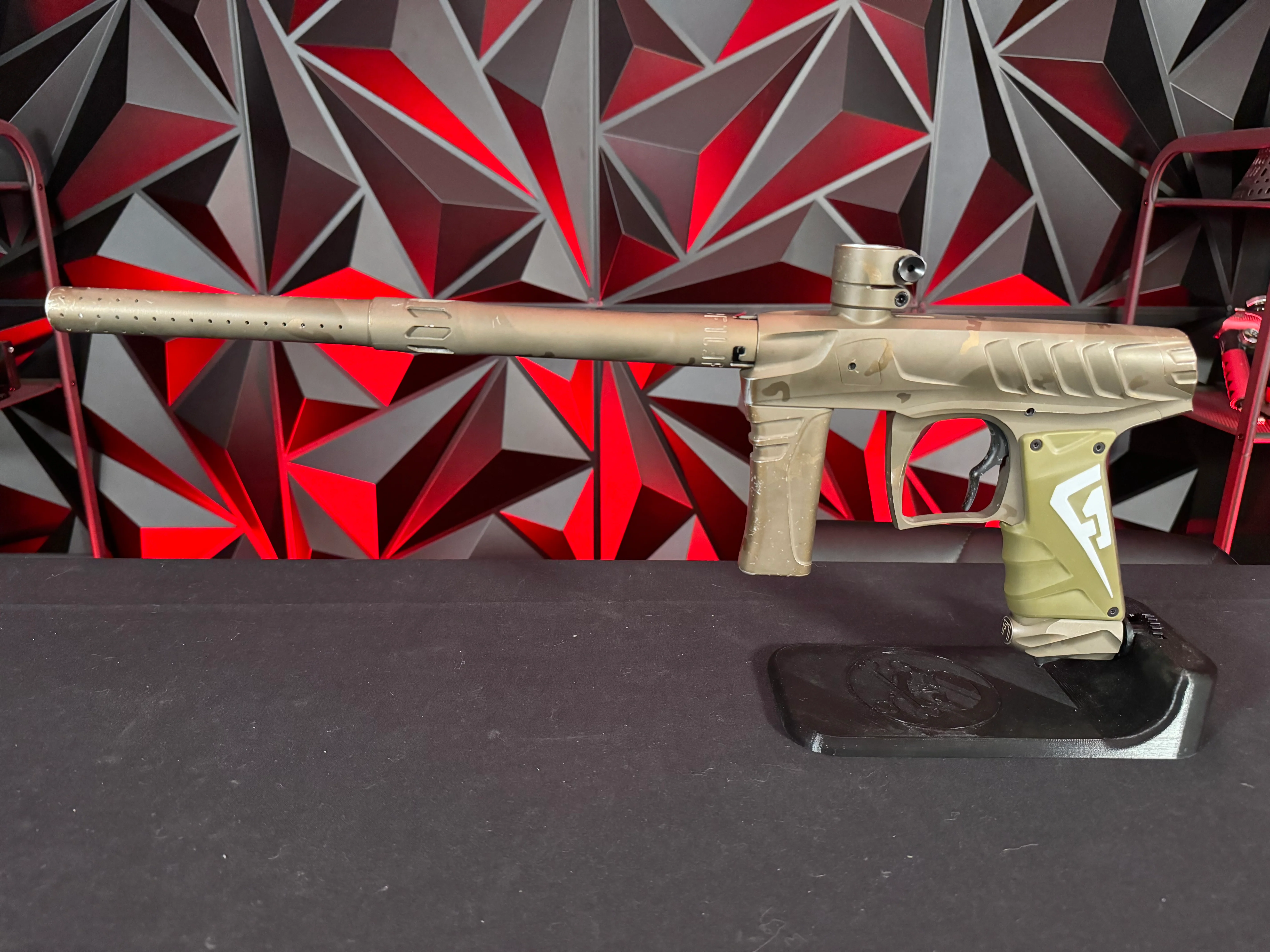 Used Field One Force Paintball Gun - Desert Camo w/V2 Bolt & 3 Acculock Inserts - Image 6