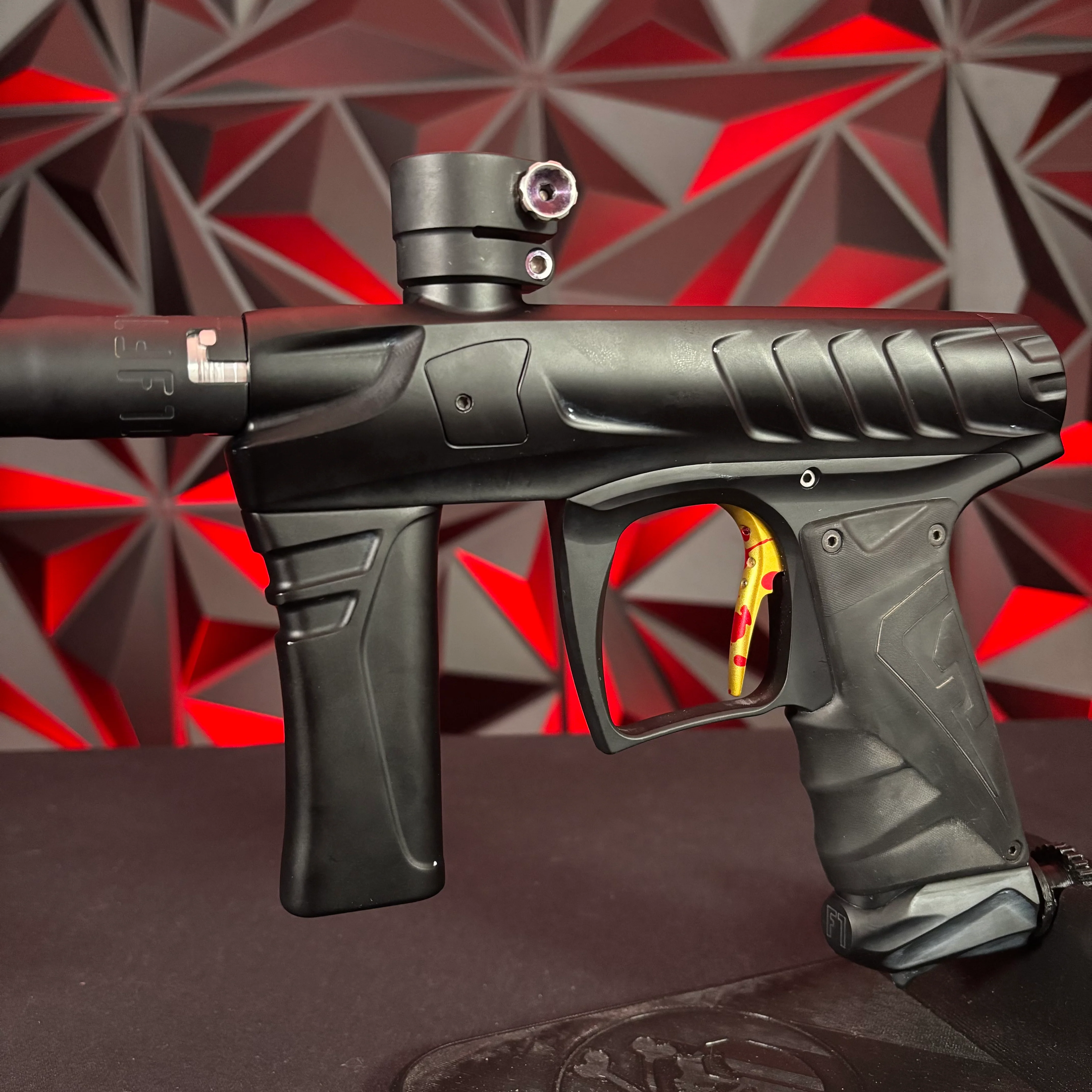 Used Field One Force Paintball Gun - Dust Black w/ 3 Acculock Inserts - Image 4