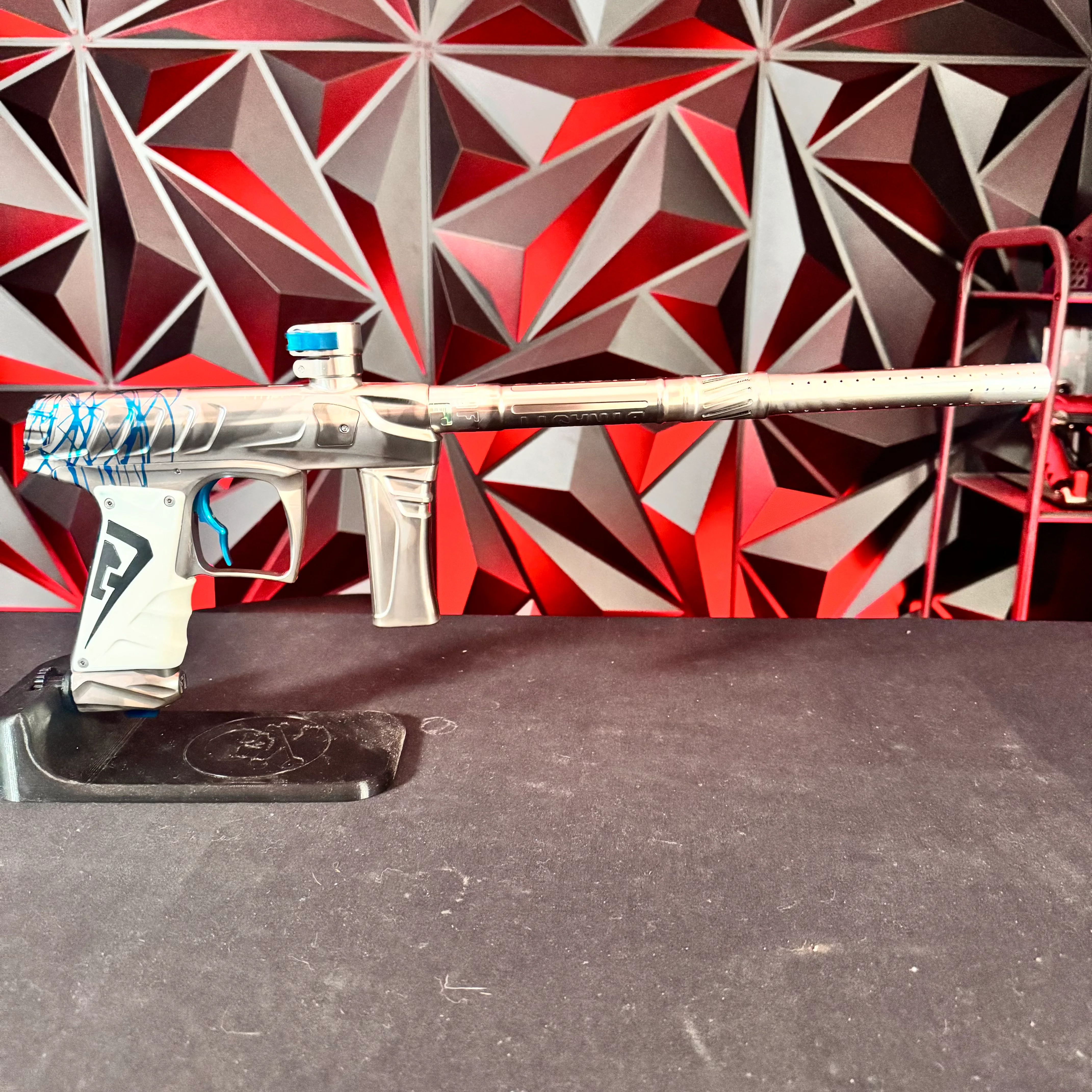 Used Field One Force Paintball Gun - Polished Silver w/Blue Splash & 6 Acculock Inserts - Image 6
